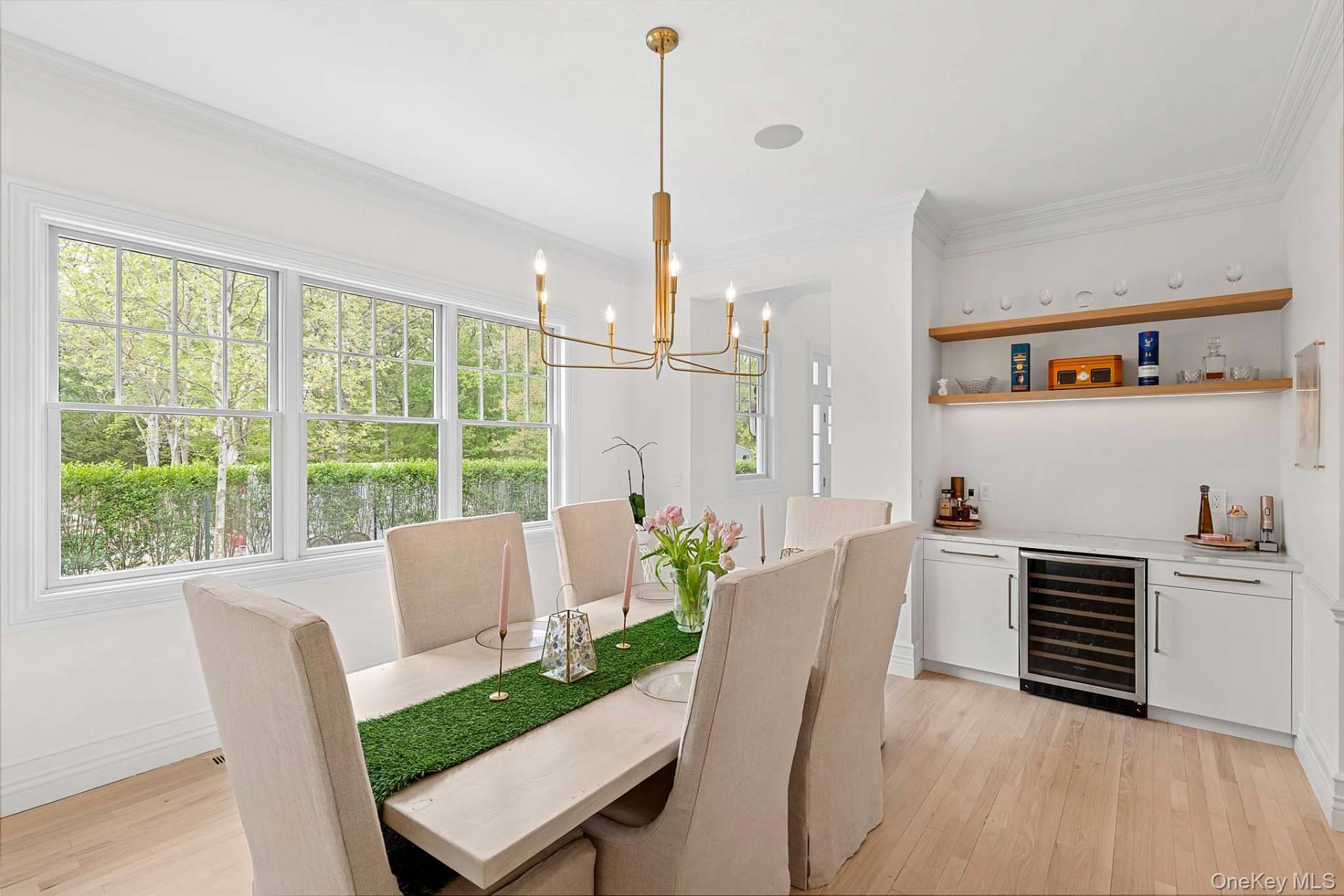 4 White Oak Lane, Southampton, NY 11968