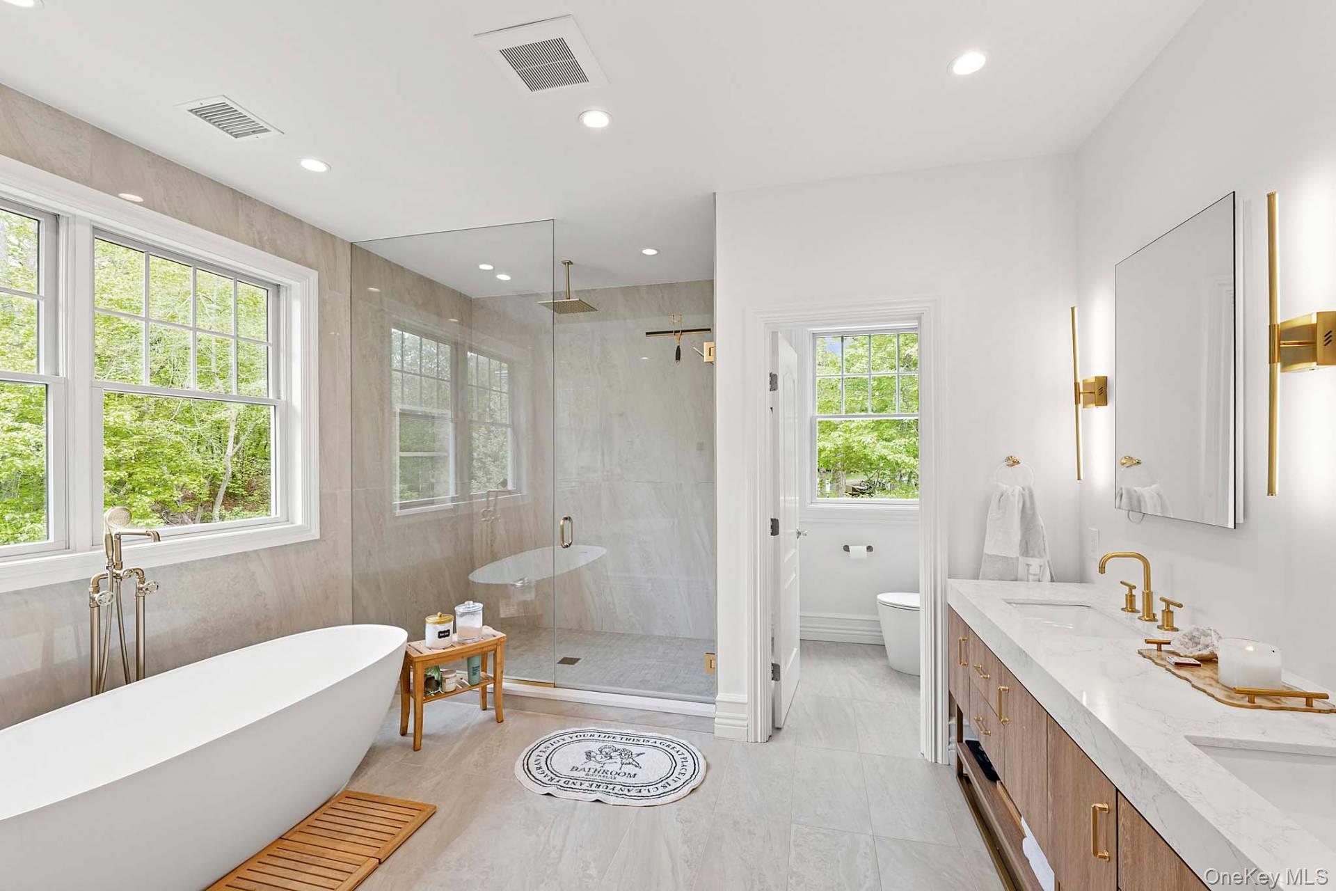 4 White Oak Lane, Southampton, NY 11968