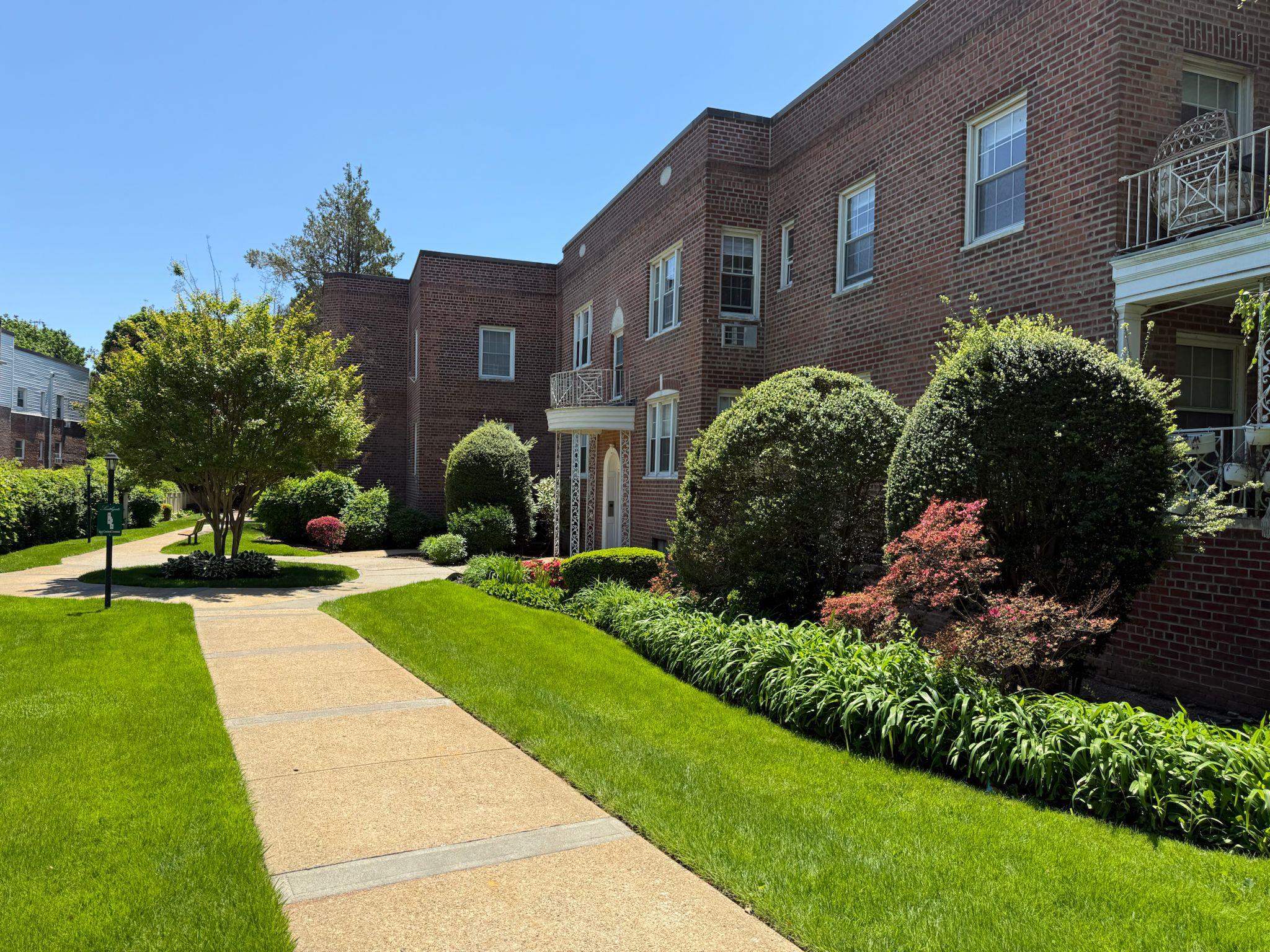 255 Central Avenue # 202-A, Lawrence, NY 11559