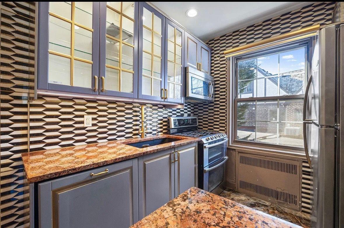 255 Central Avenue # 202-A, Lawrence, NY 11559