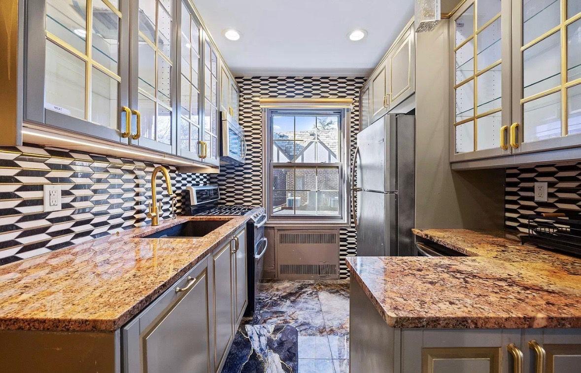 255 Central Avenue # 202-A, Lawrence, NY 11559