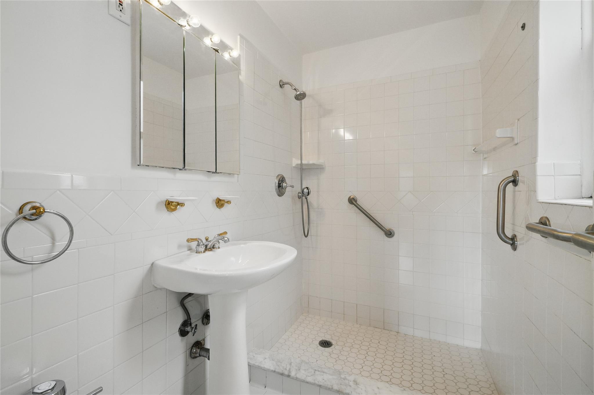 600 Locust Street # 7C, Mount Vernon, NY 10552