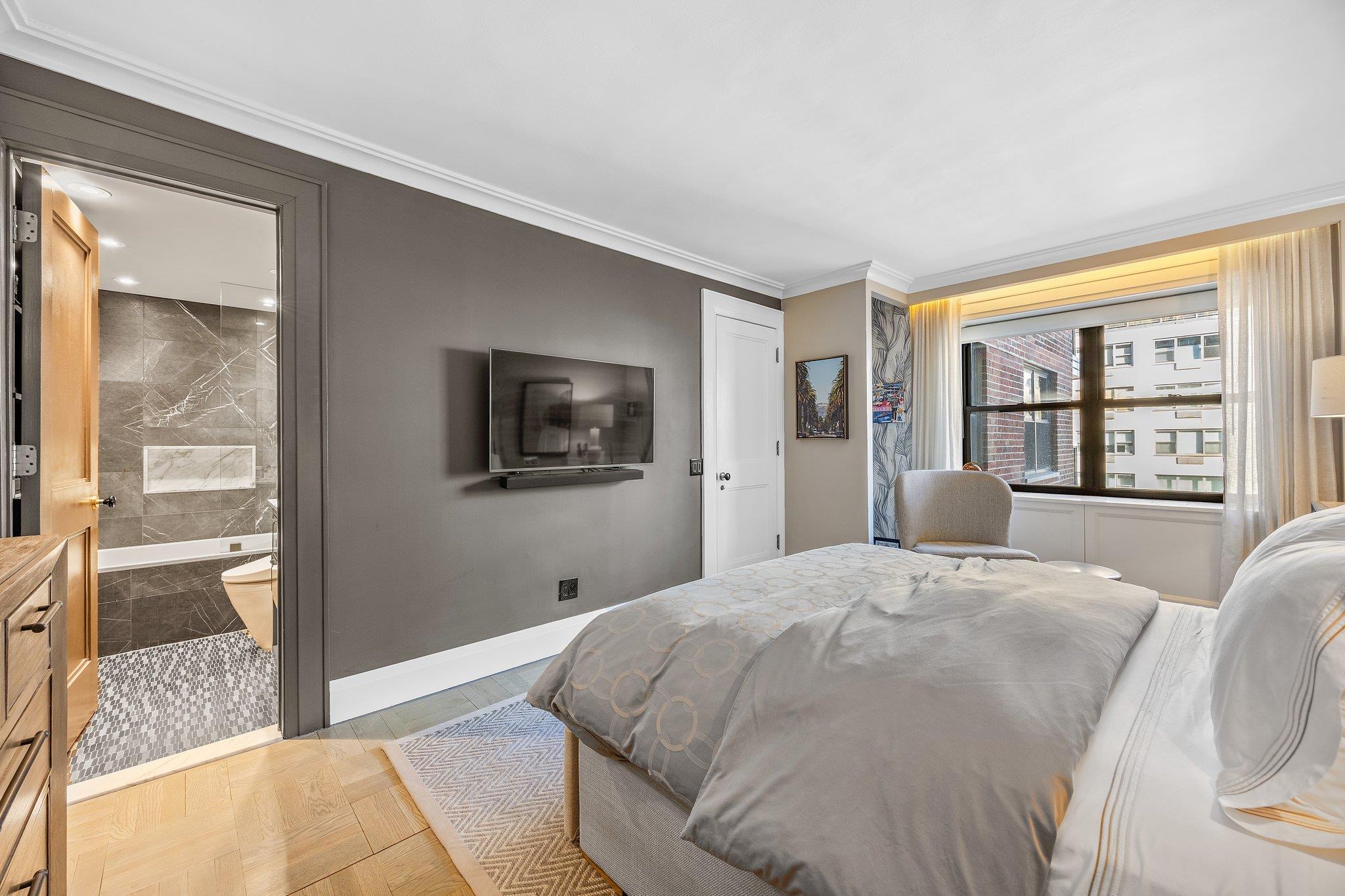 50 Sutton Place S # 16F, New York (Manhattan), NY 10022