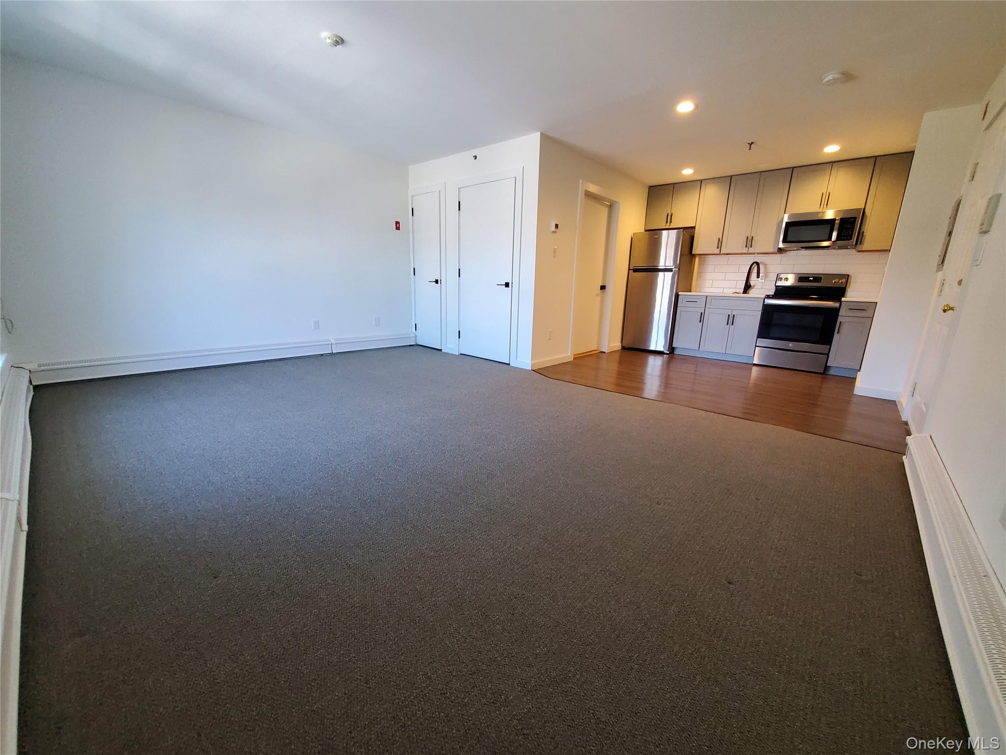 100 Mariners Way, Port Jefferson, NY 11777