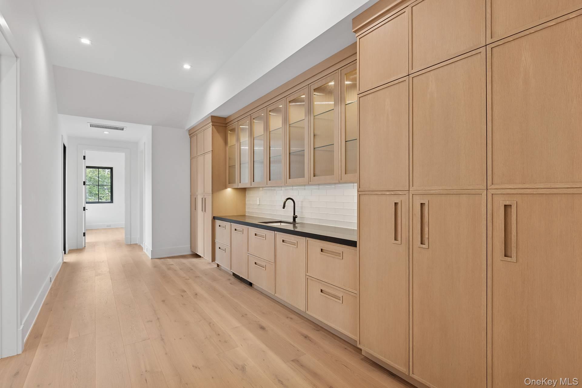 150 Edge Of Woods Road, Southampton, NY 11968