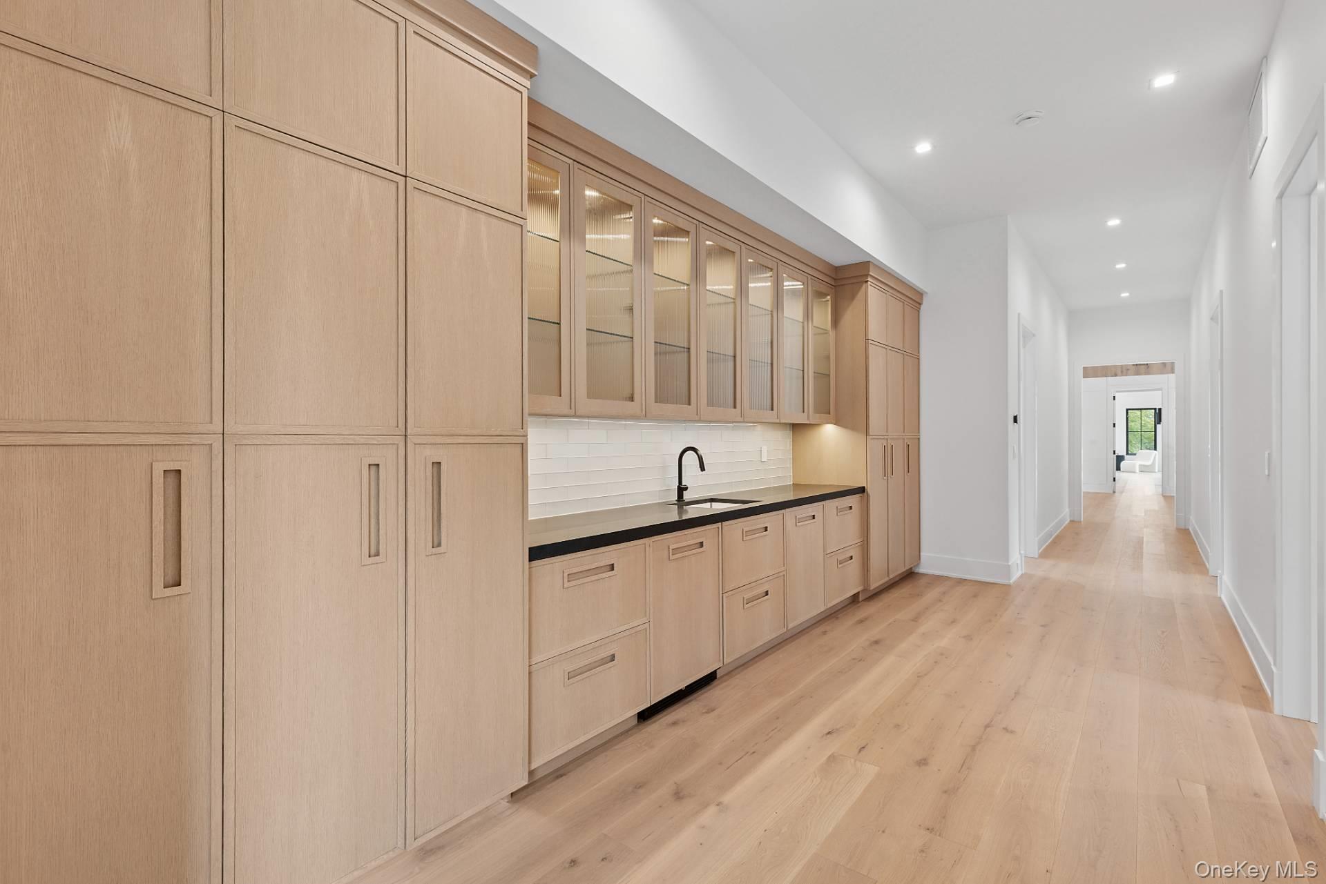 150 Edge Of Woods Road, Southampton, NY 11968