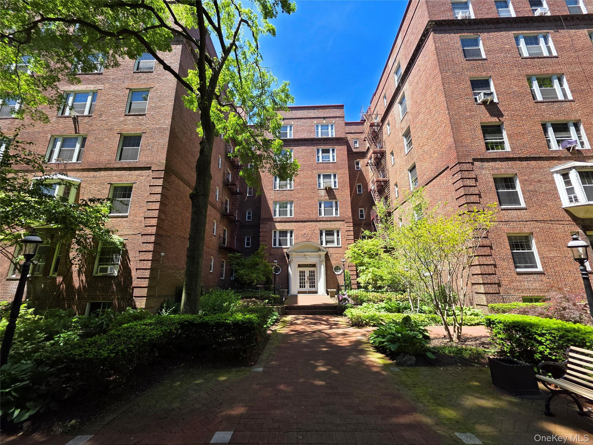 117-01 Park Lane South # A3C, Kew Gardens, NY 11415