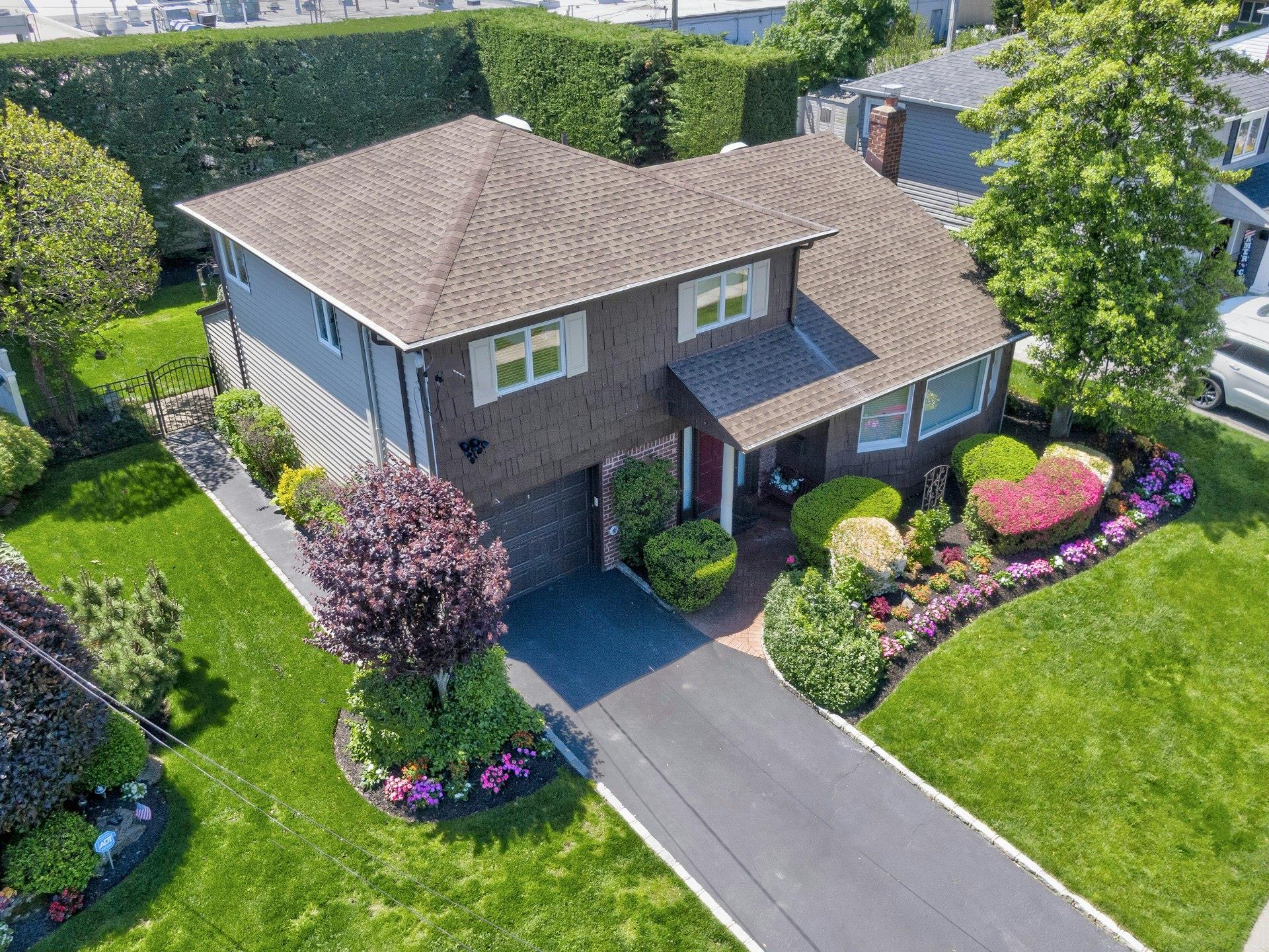 2175 Wantagh Park Drive, Wantagh, NY 11793