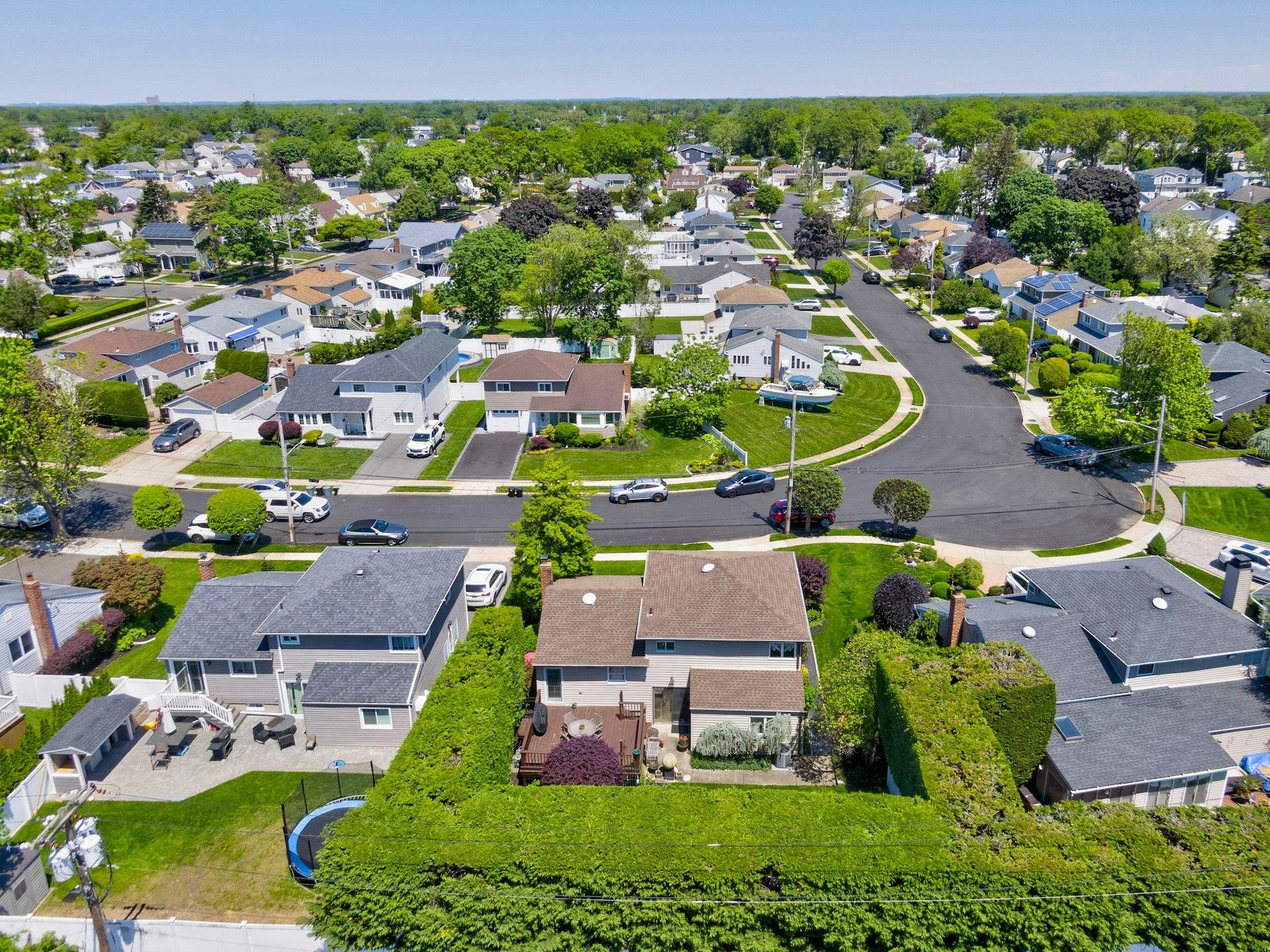 2175 Wantagh Park Drive, Wantagh, NY 11793