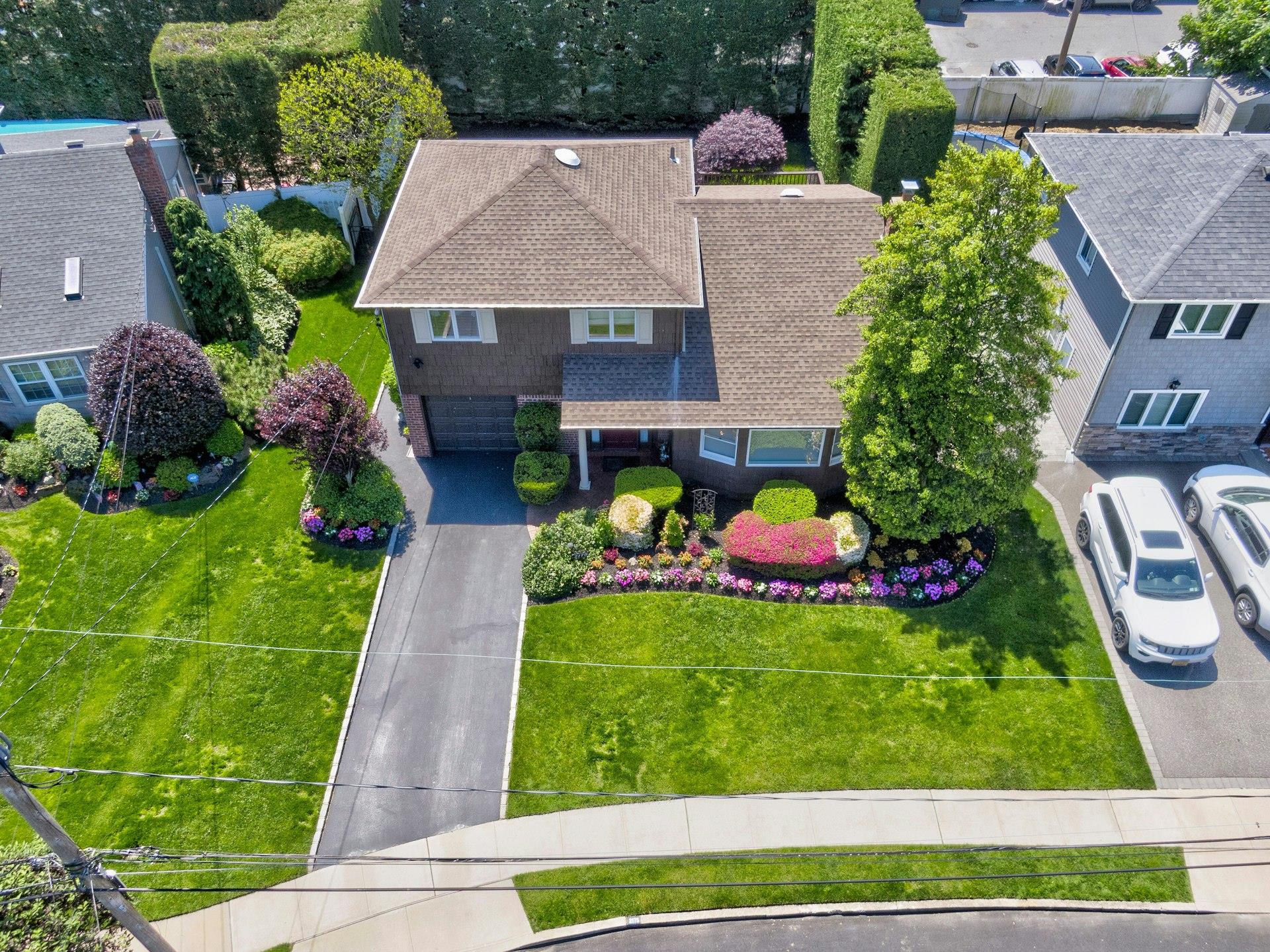 2175 Wantagh Park Drive, Wantagh, NY 11793