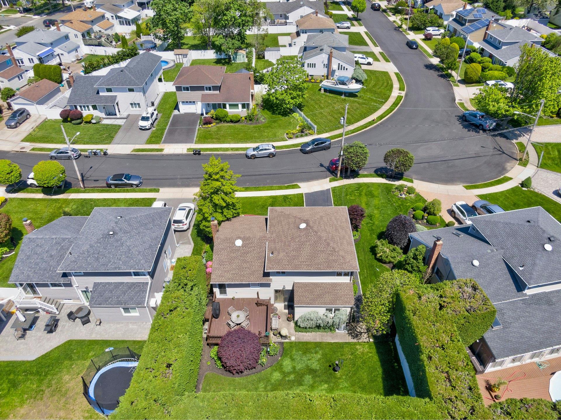 2175 Wantagh Park Drive, Wantagh, NY 11793