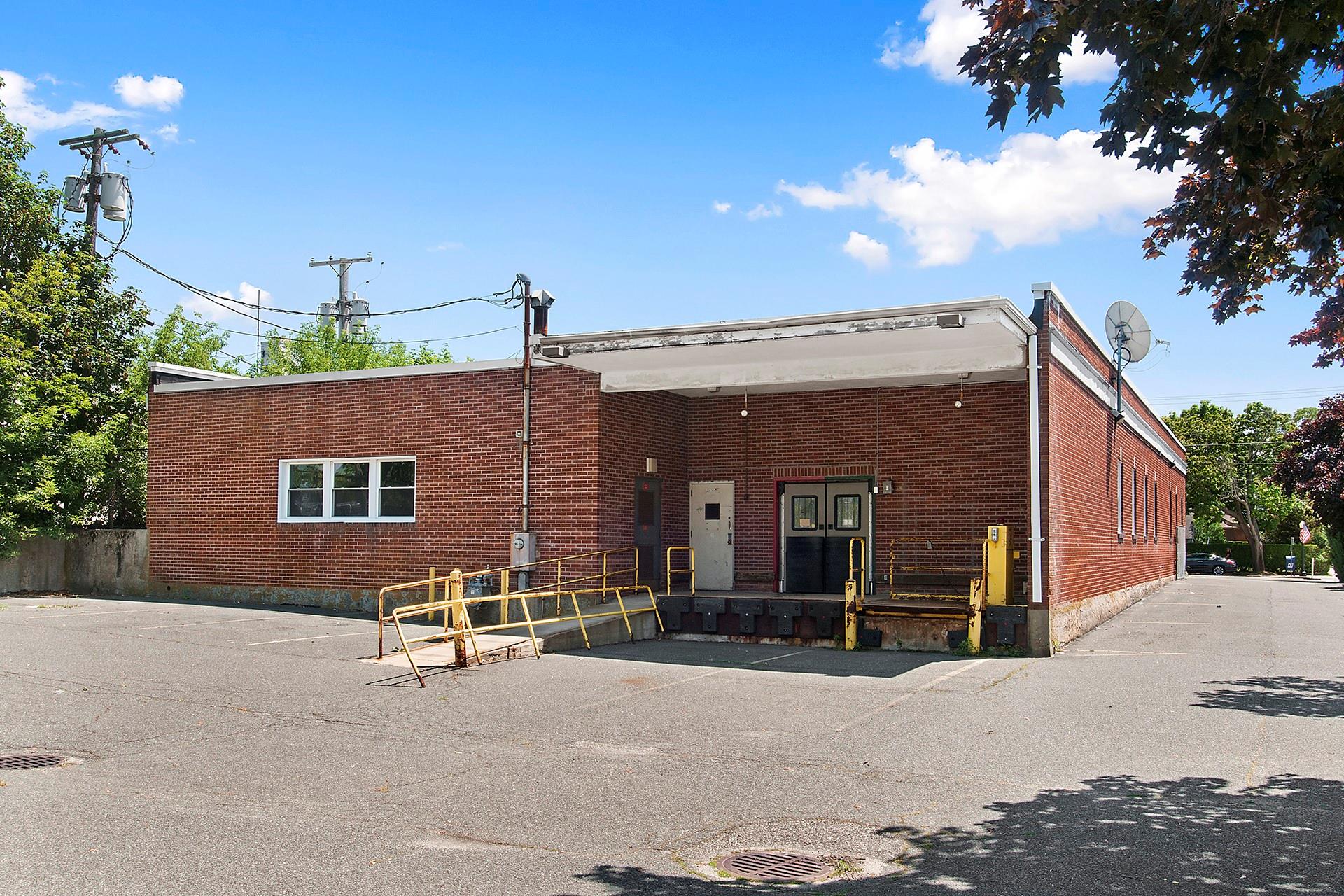 39 Nugent Street, Southampton, NY 11968