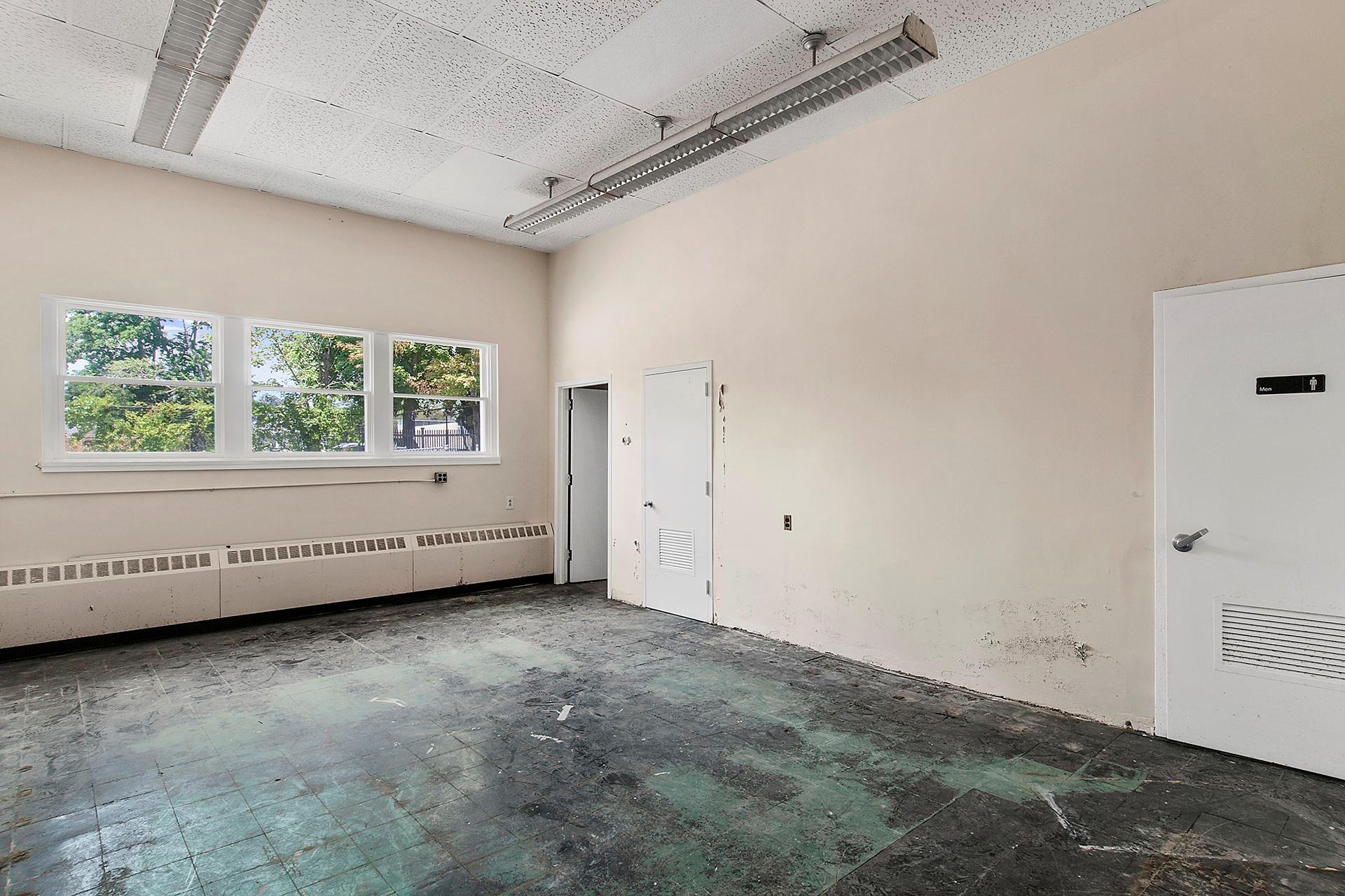 39 Nugent Street, Southampton, NY 11968