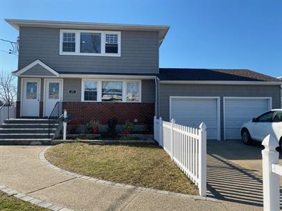Levittown, NY 11756
