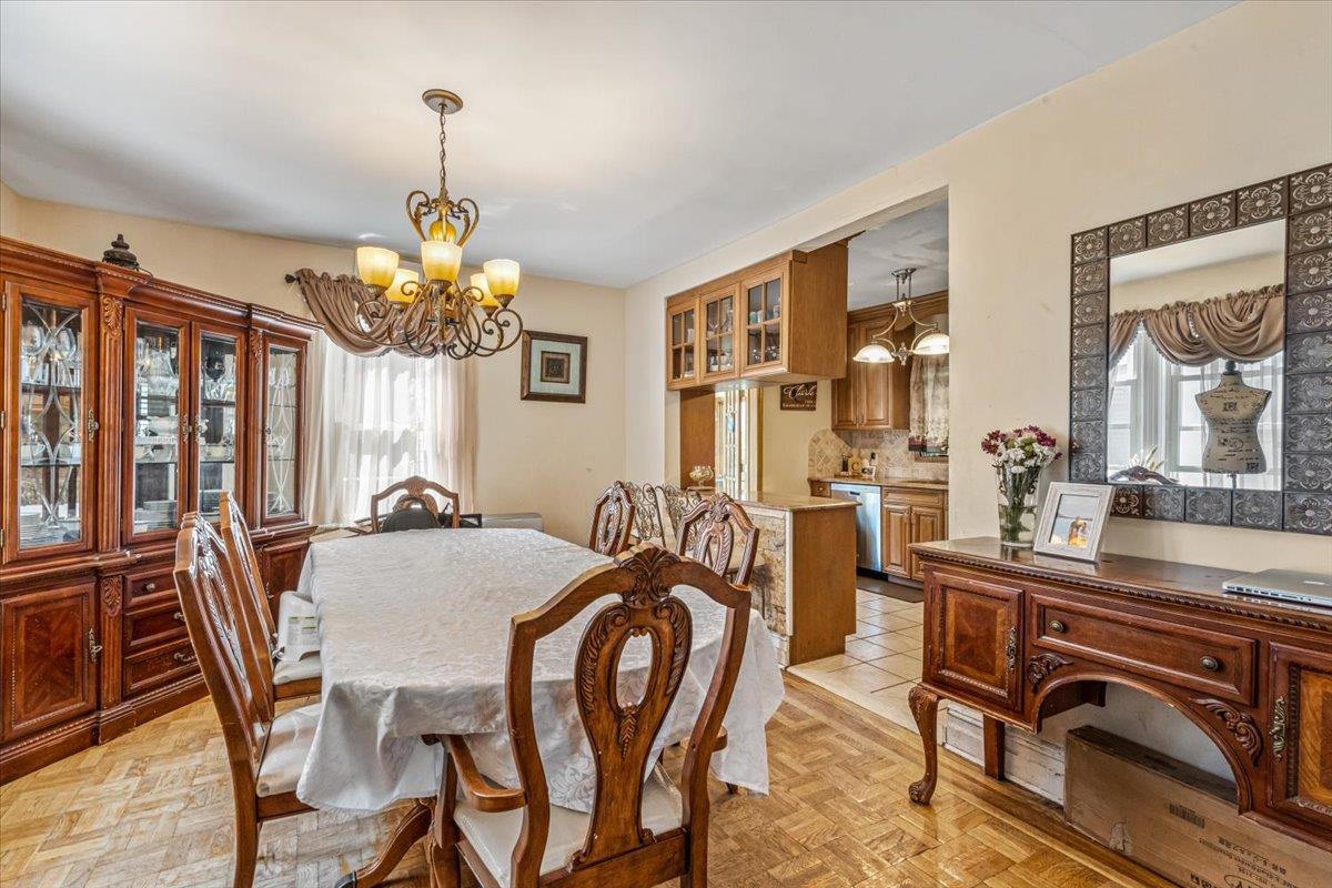 321 Rolling Street, Malverne, NY 11565