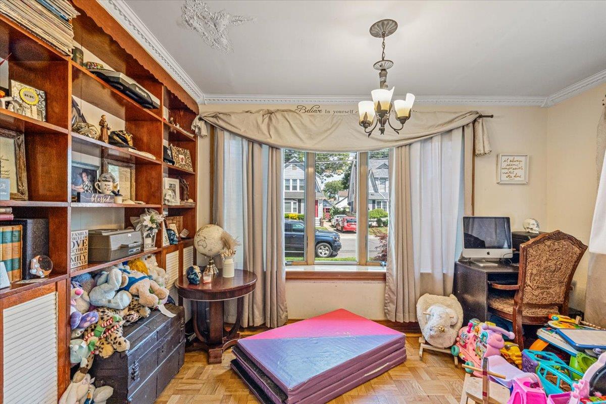 321 Rolling Street, Malverne, NY 11565