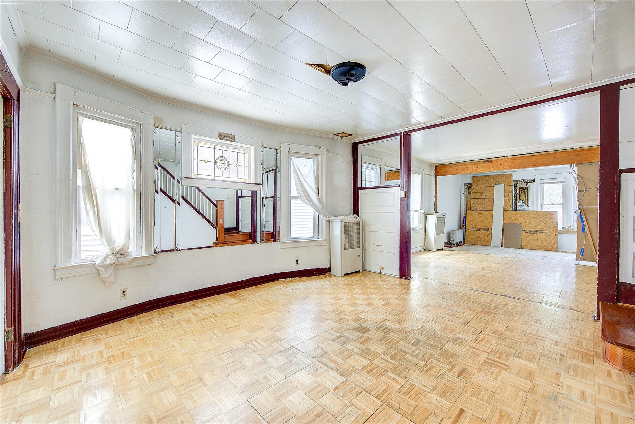 88-22 186th Street, Hollis, NY 11423