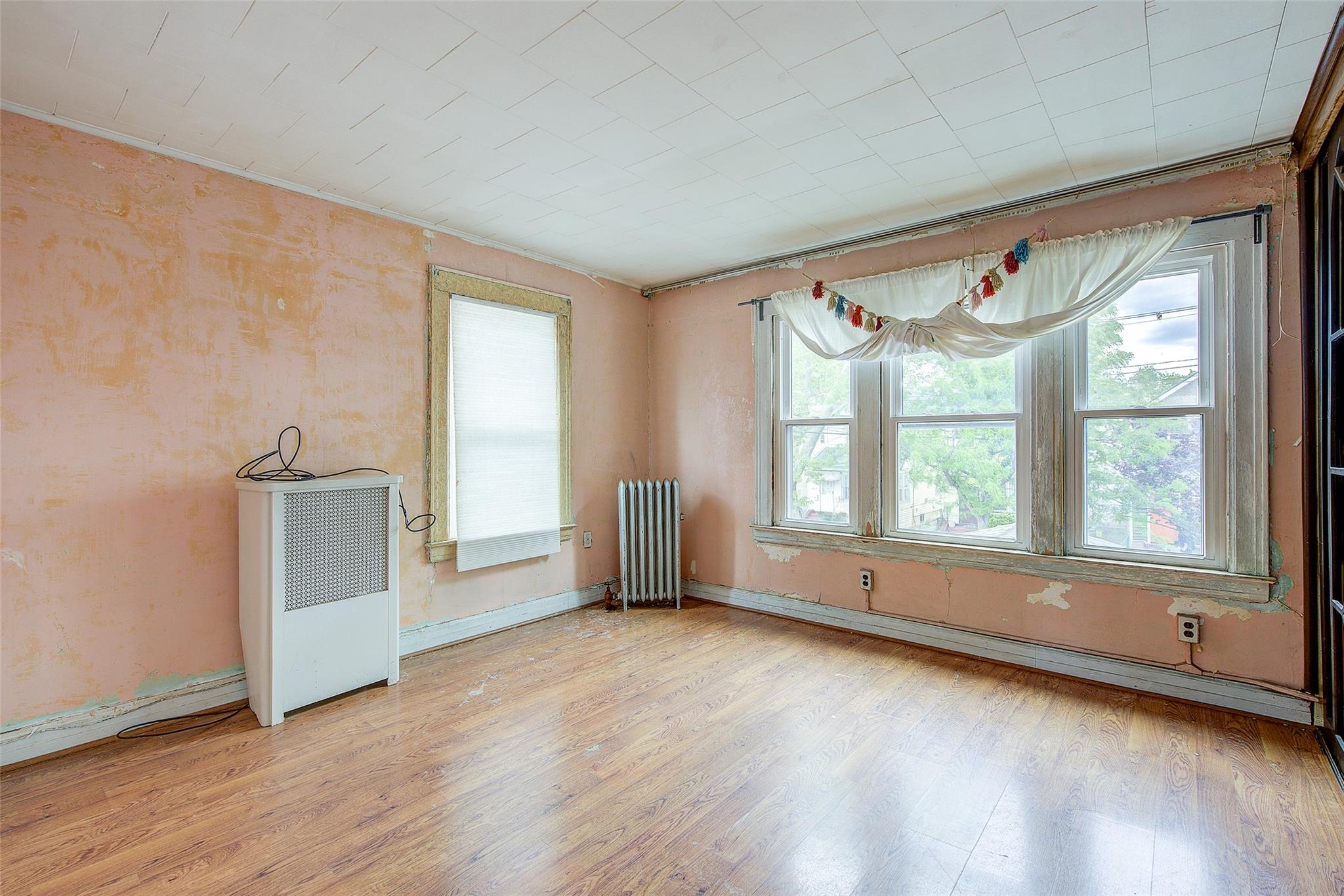 88-22 186th Street, Hollis, NY 11423