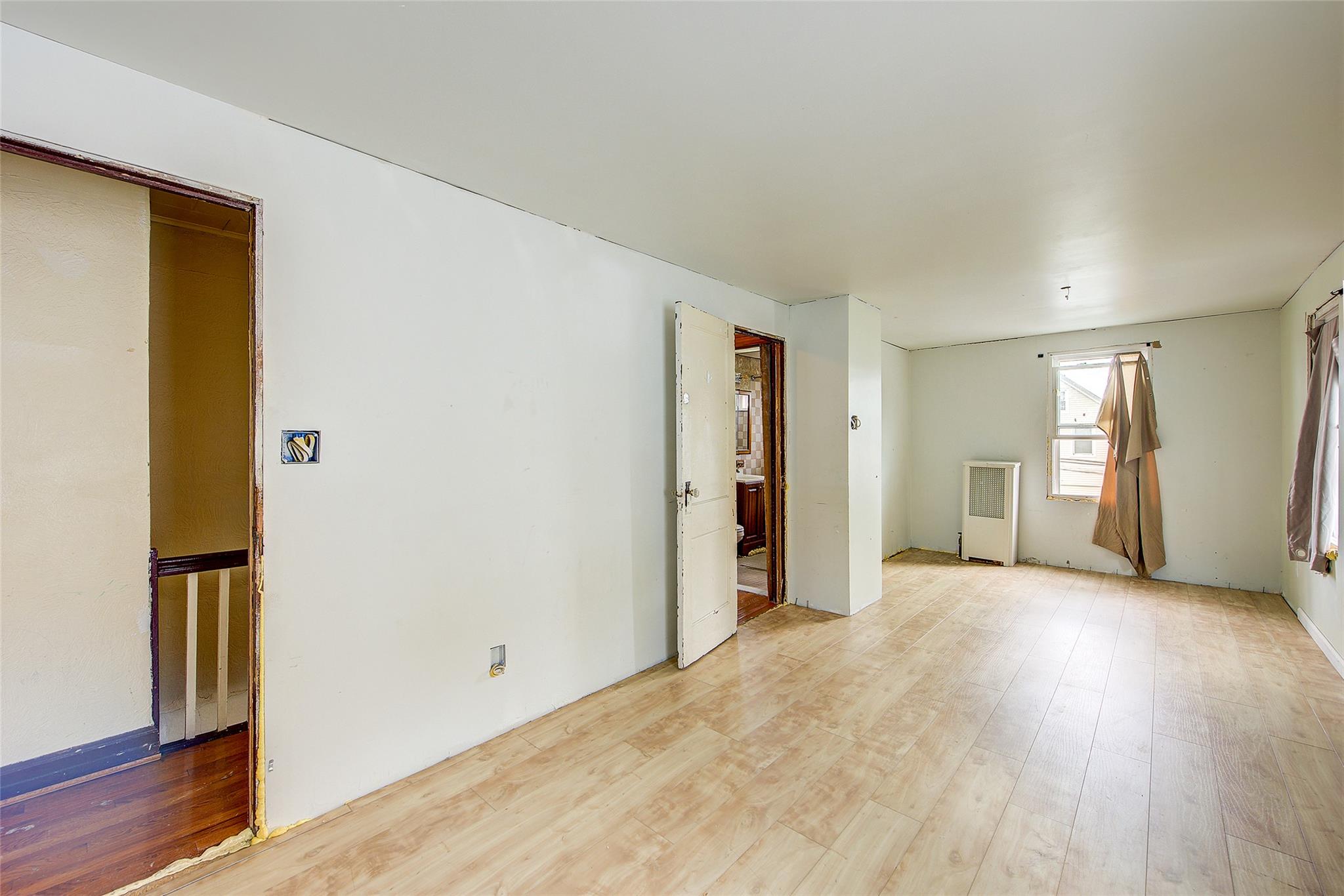 88-22 186th Street, Hollis, NY 11423