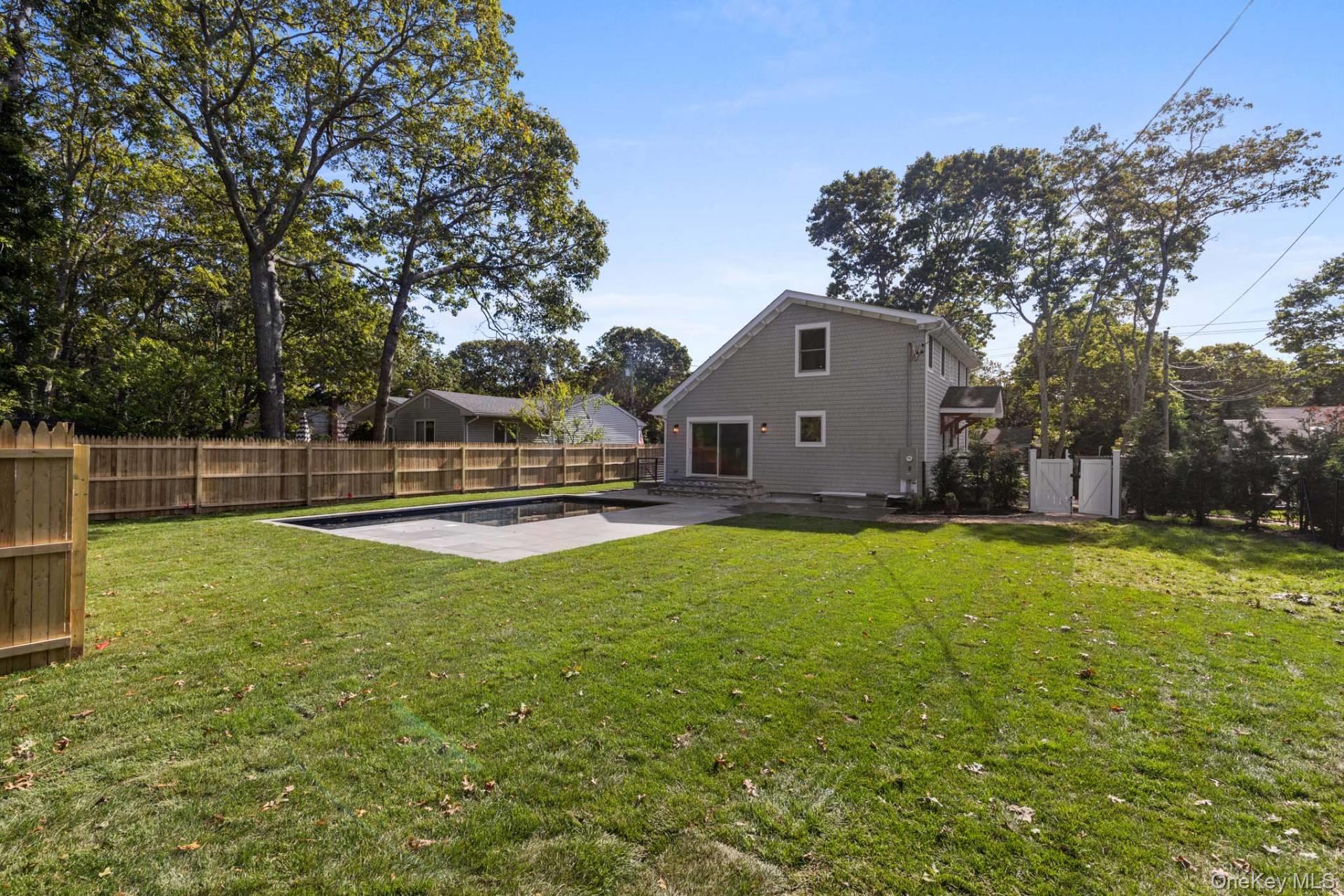 1 Lynnwood Court, Hampton Bays, NY 11946