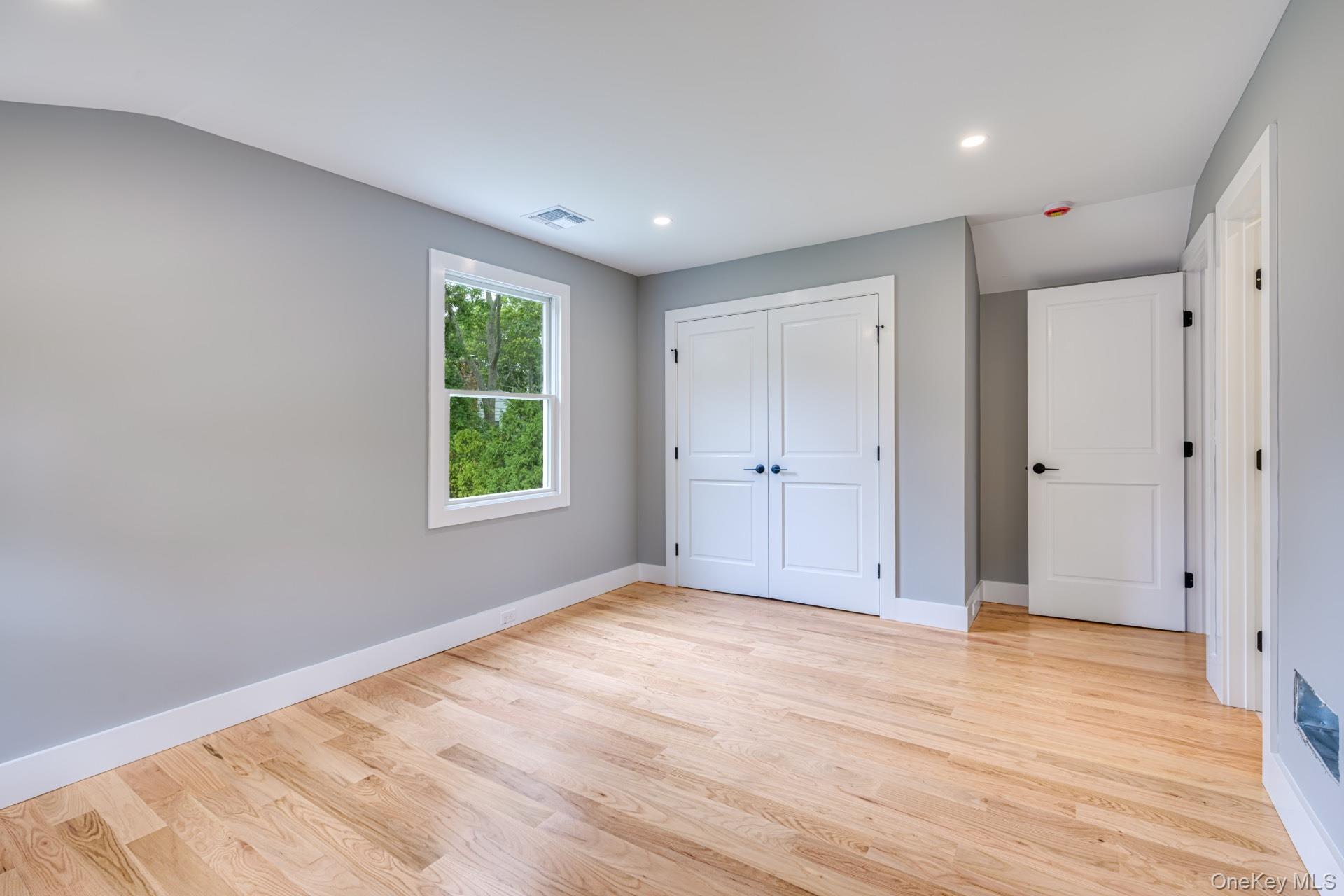 1 Lynnwood Court, Hampton Bays, NY 11946