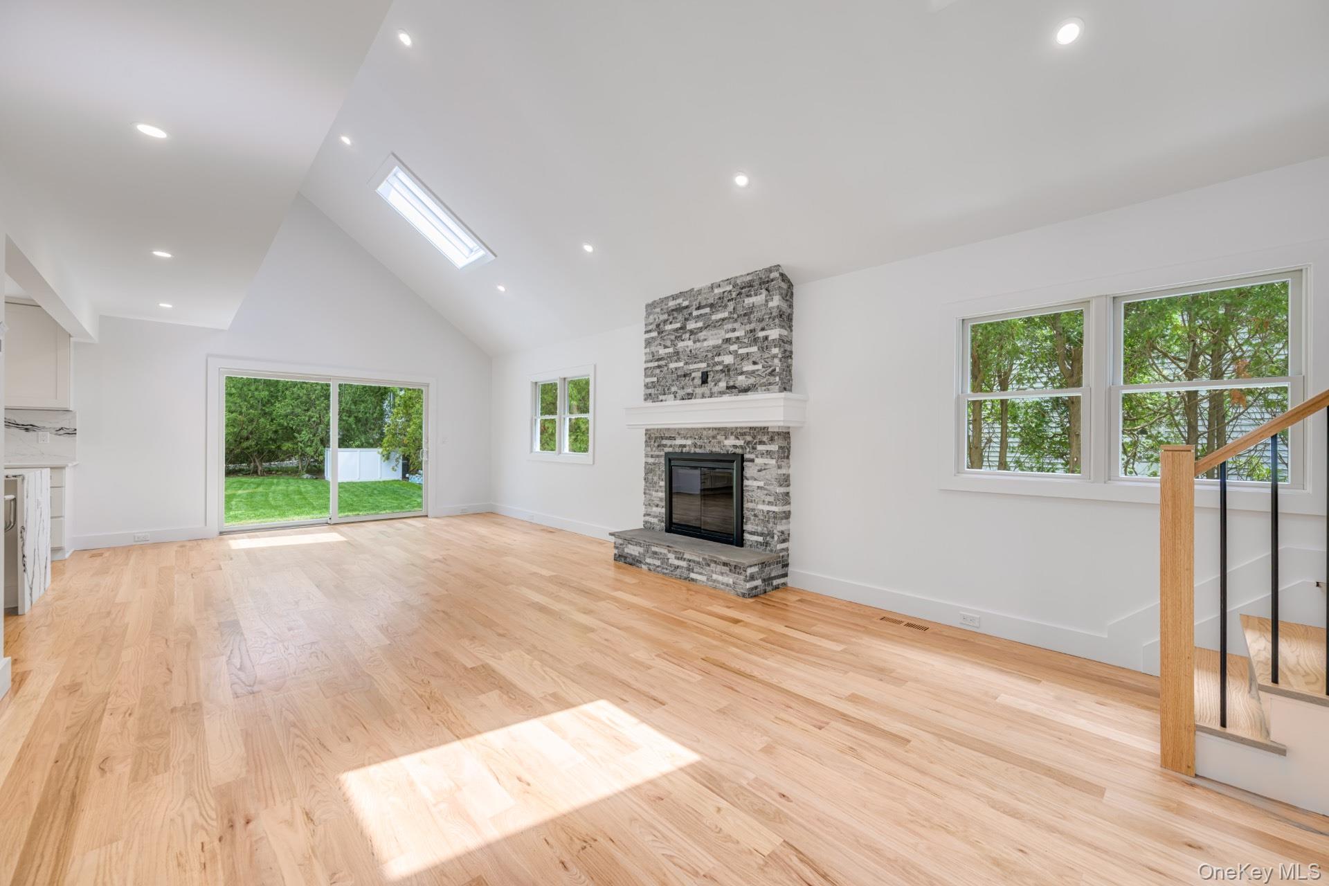 1 Lynnwood Court, Hampton Bays, NY 11946