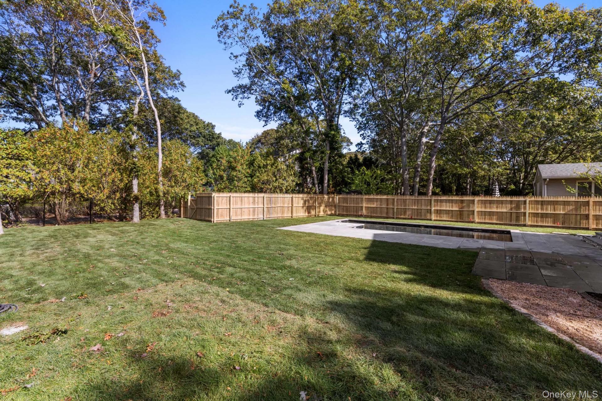 1 Lynnwood Court, Hampton Bays, NY 11946