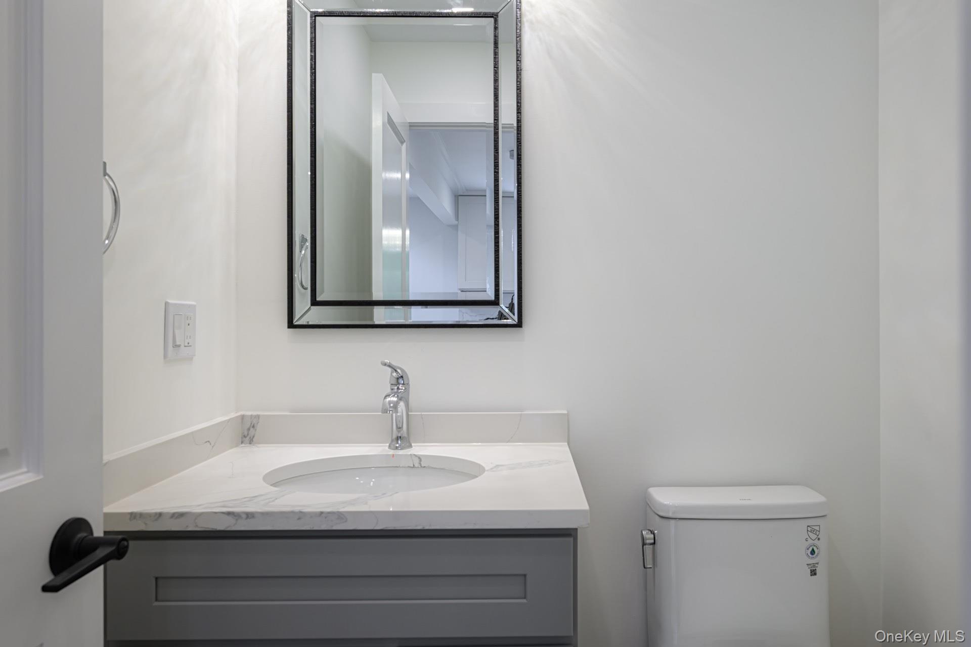 1 Lynnwood Court, Hampton Bays, NY 11946