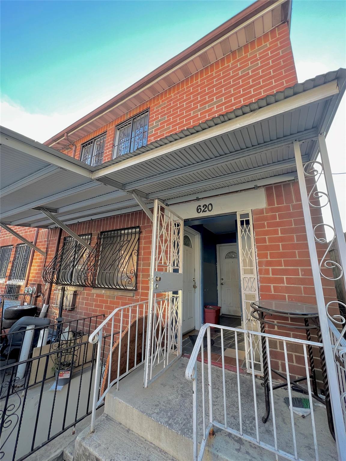 620 E 182nd Street, Bronx, NY 10457