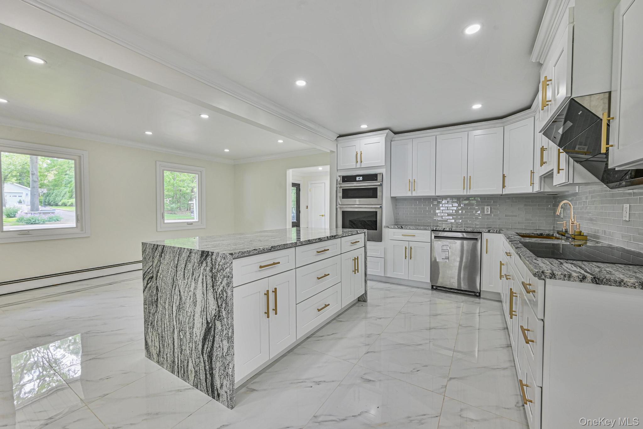 1 Parkhill Court, Huntington, NY 11743