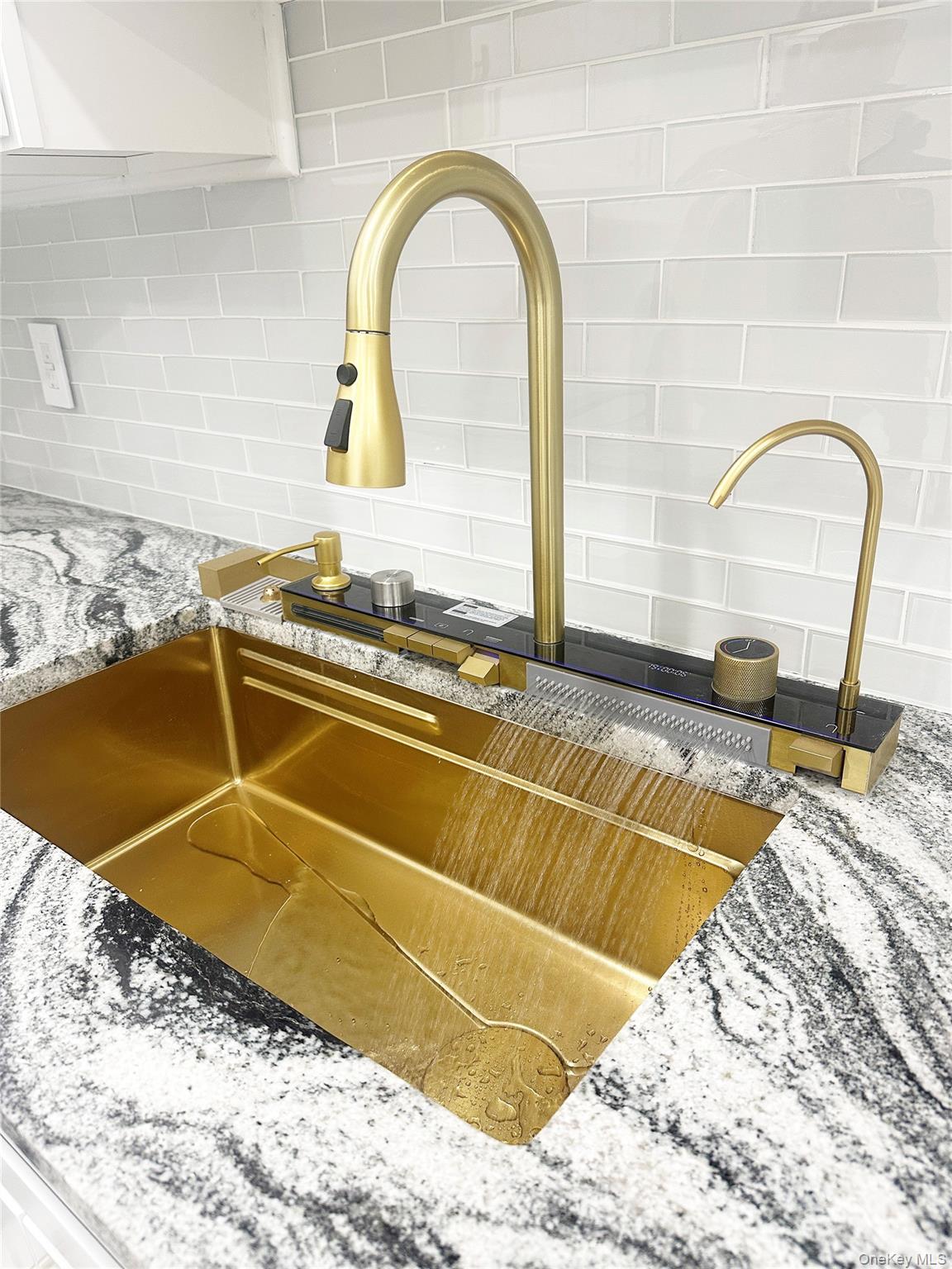 1 Parkhill Court, Huntington, NY 11743