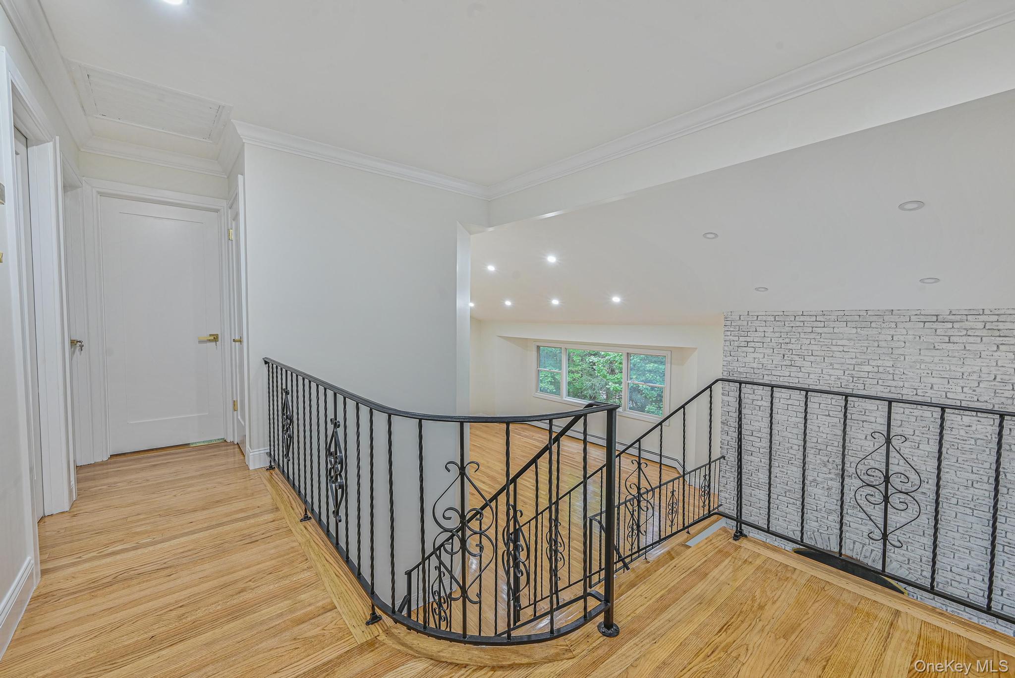 1 Parkhill Court, Huntington, NY 11743