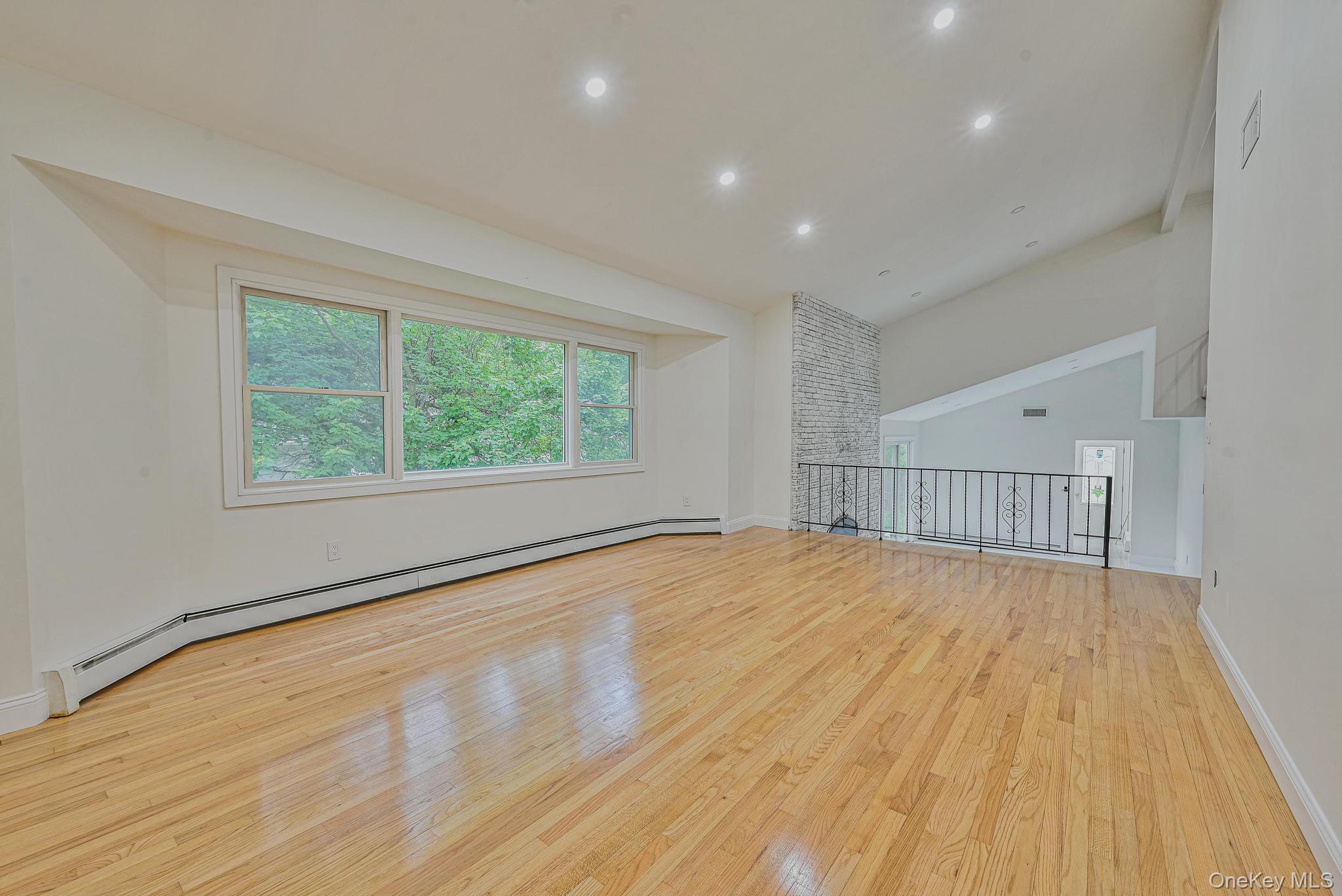 1 Parkhill Court, Huntington, NY 11743