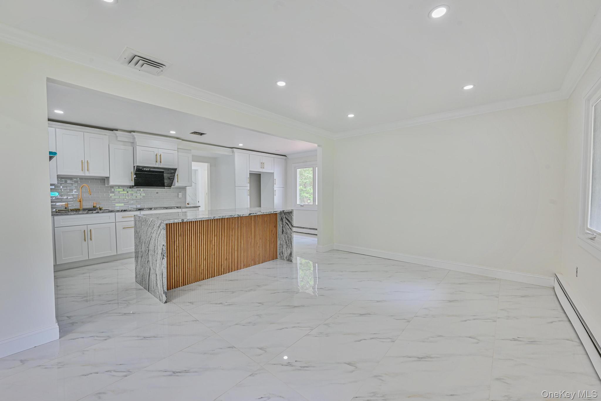 1 Parkhill Court, Huntington, NY 11743