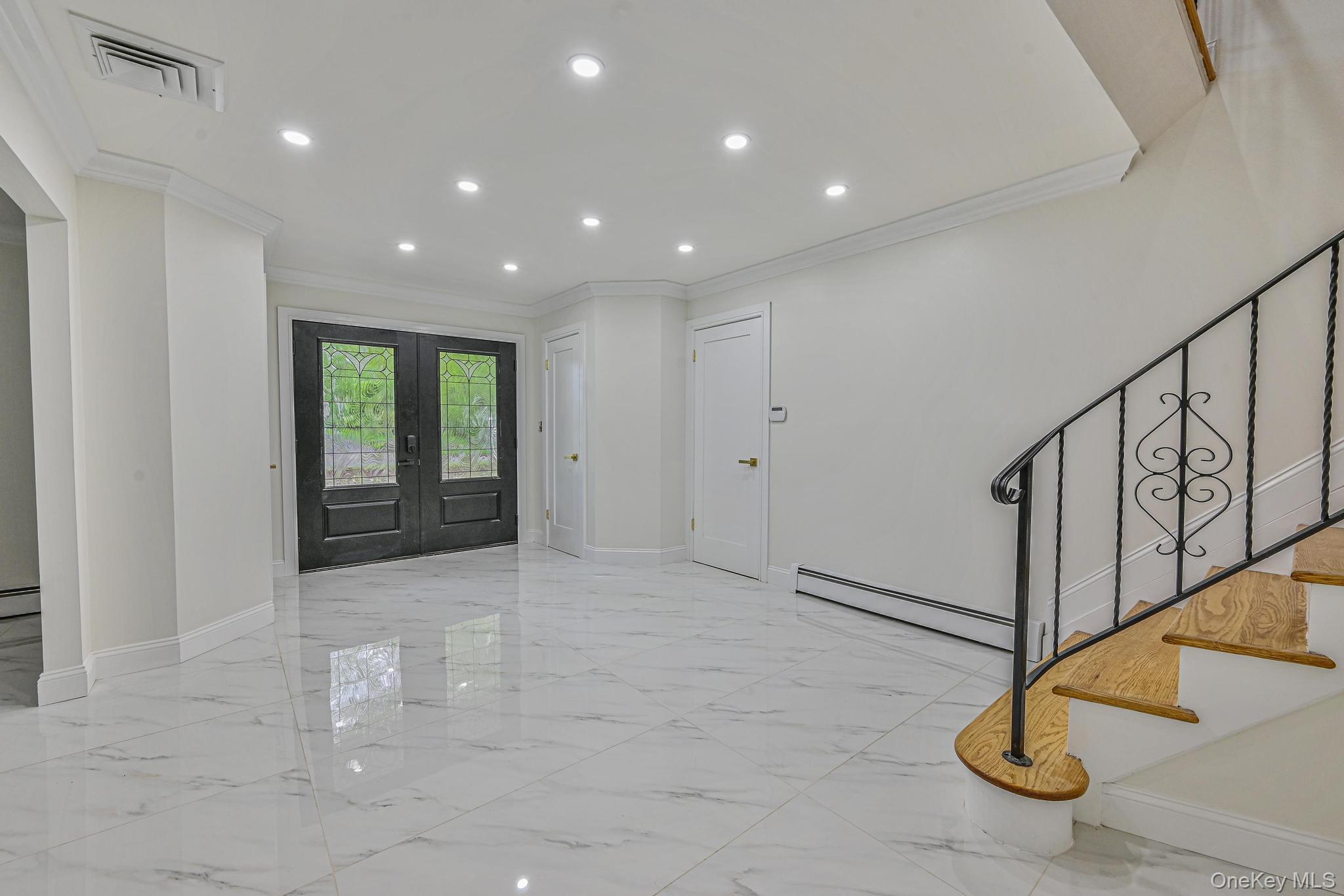 1 Parkhill Court, Huntington, NY 11743