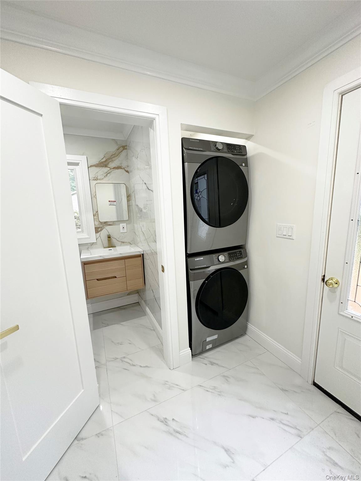 1 Parkhill Court, Huntington, NY 11743