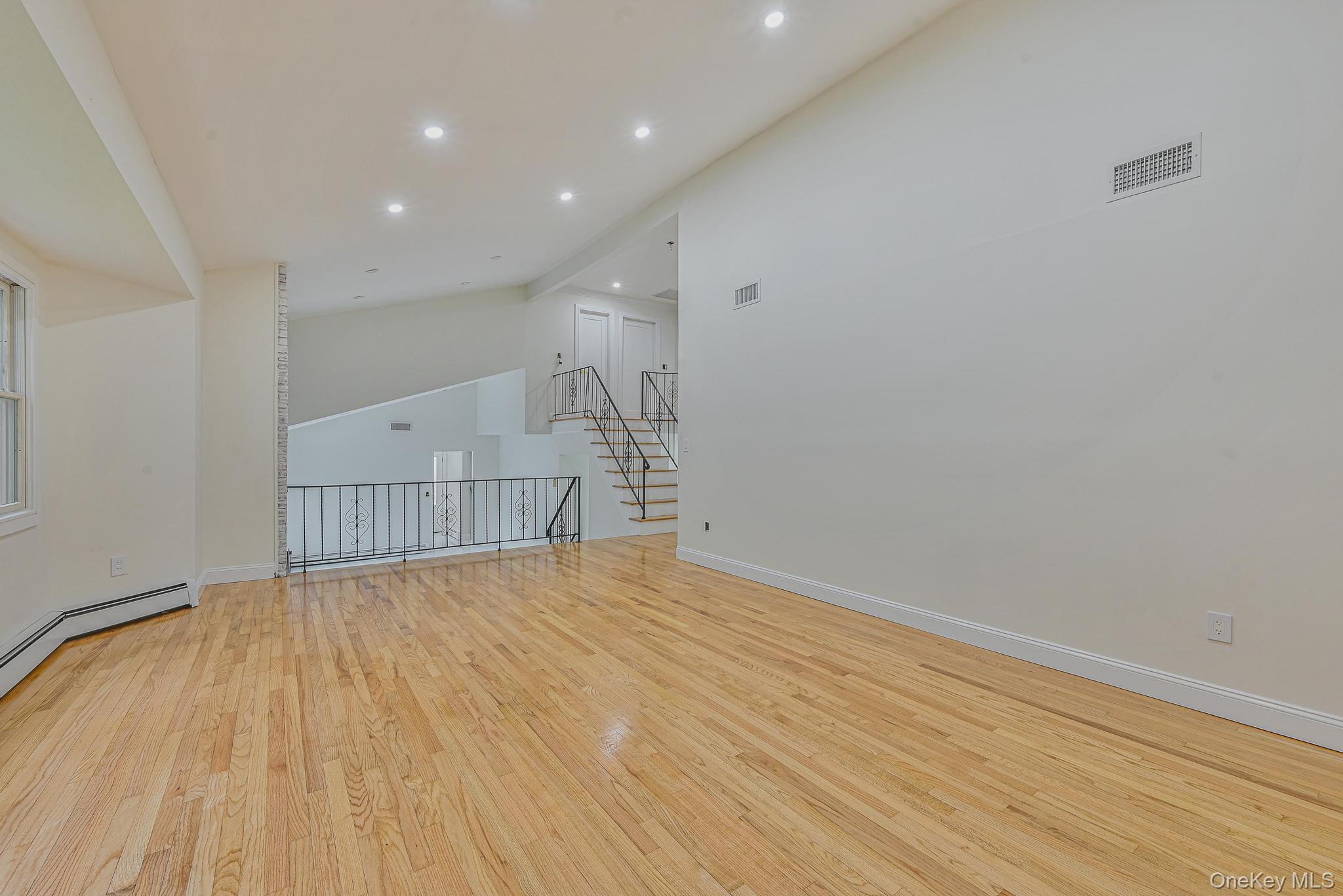 1 Parkhill Court, Huntington, NY 11743