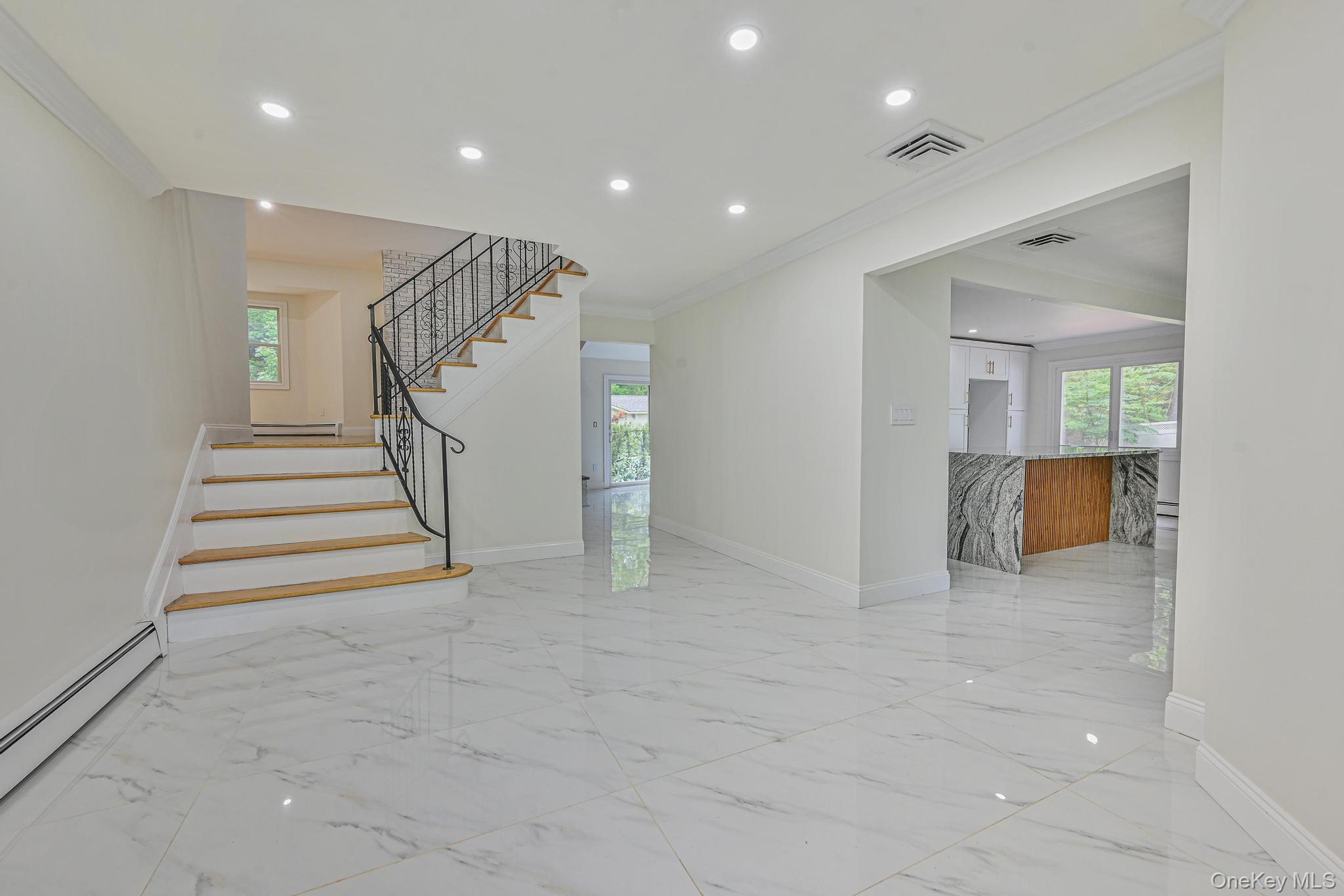 1 Parkhill Court, Huntington, NY 11743