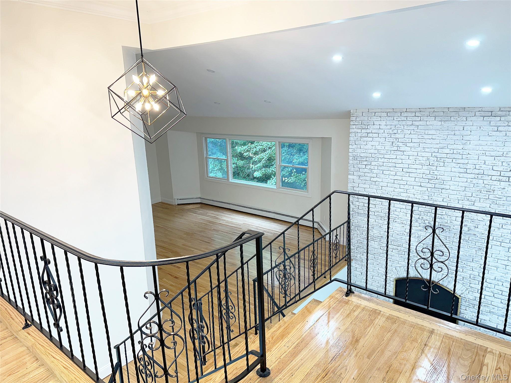 1 Parkhill Court, Huntington, NY 11743