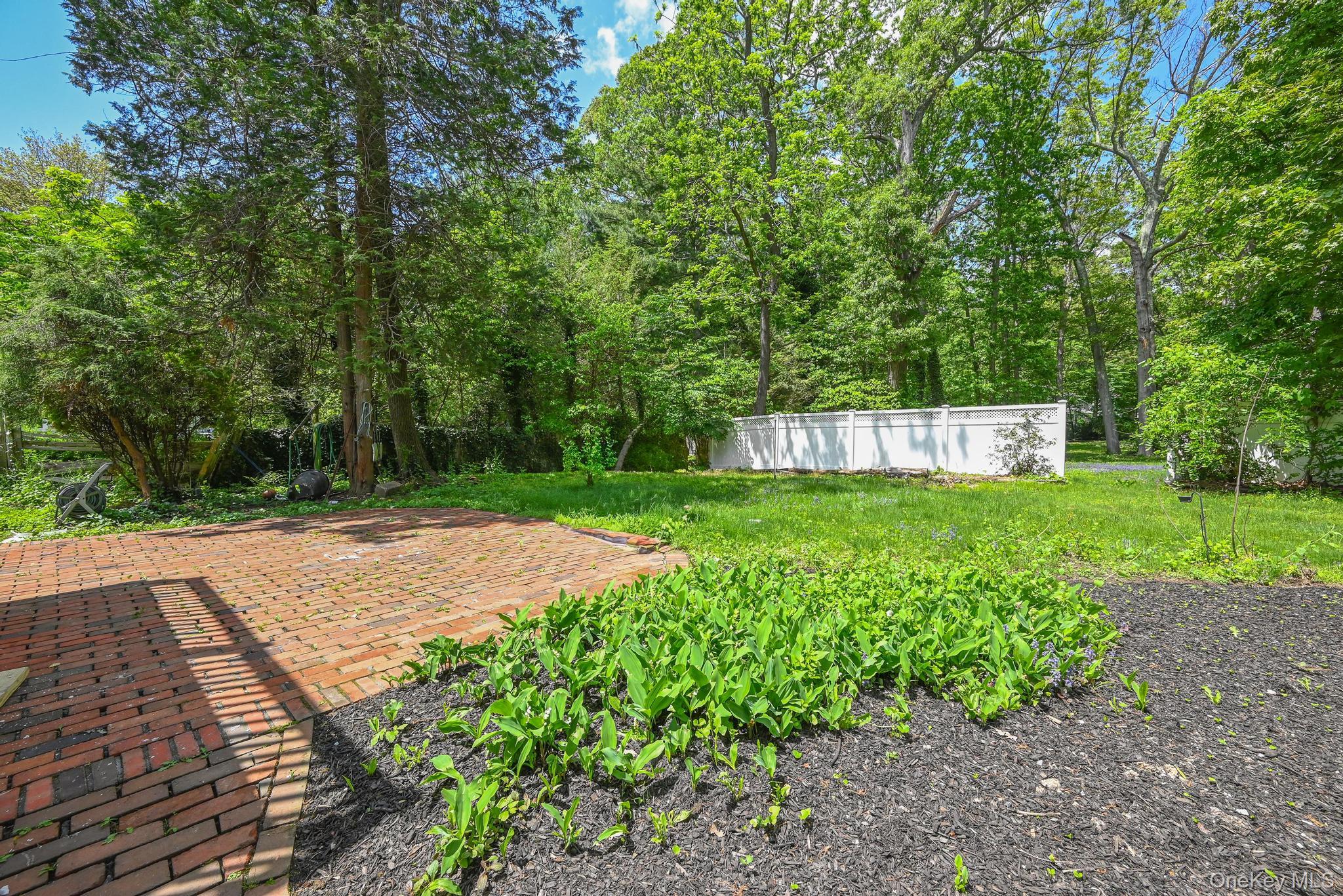 1 Parkhill Court, Huntington, NY 11743