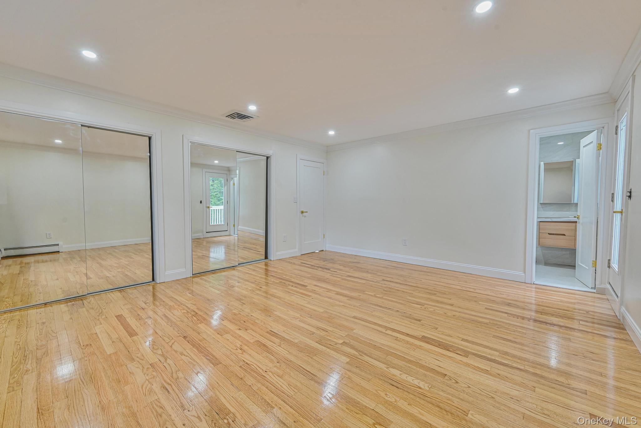 1 Parkhill Court, Huntington, NY 11743