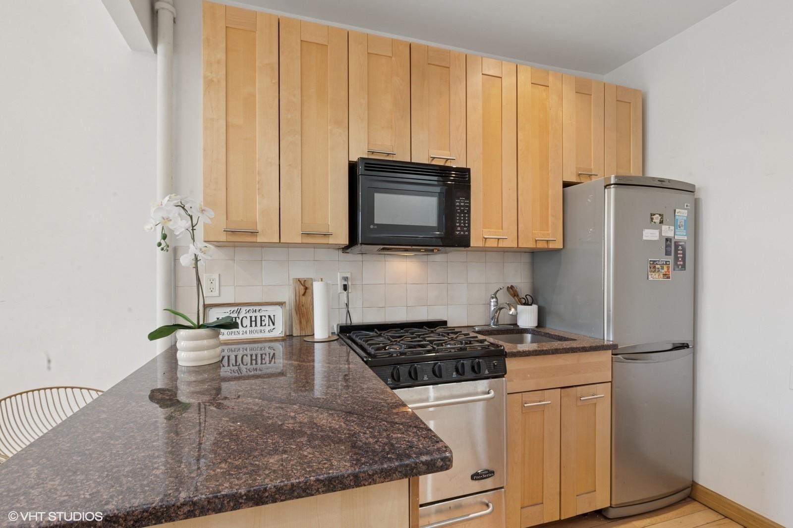 621 E 6th Street # #7, New York (Manhattan), NY 10009