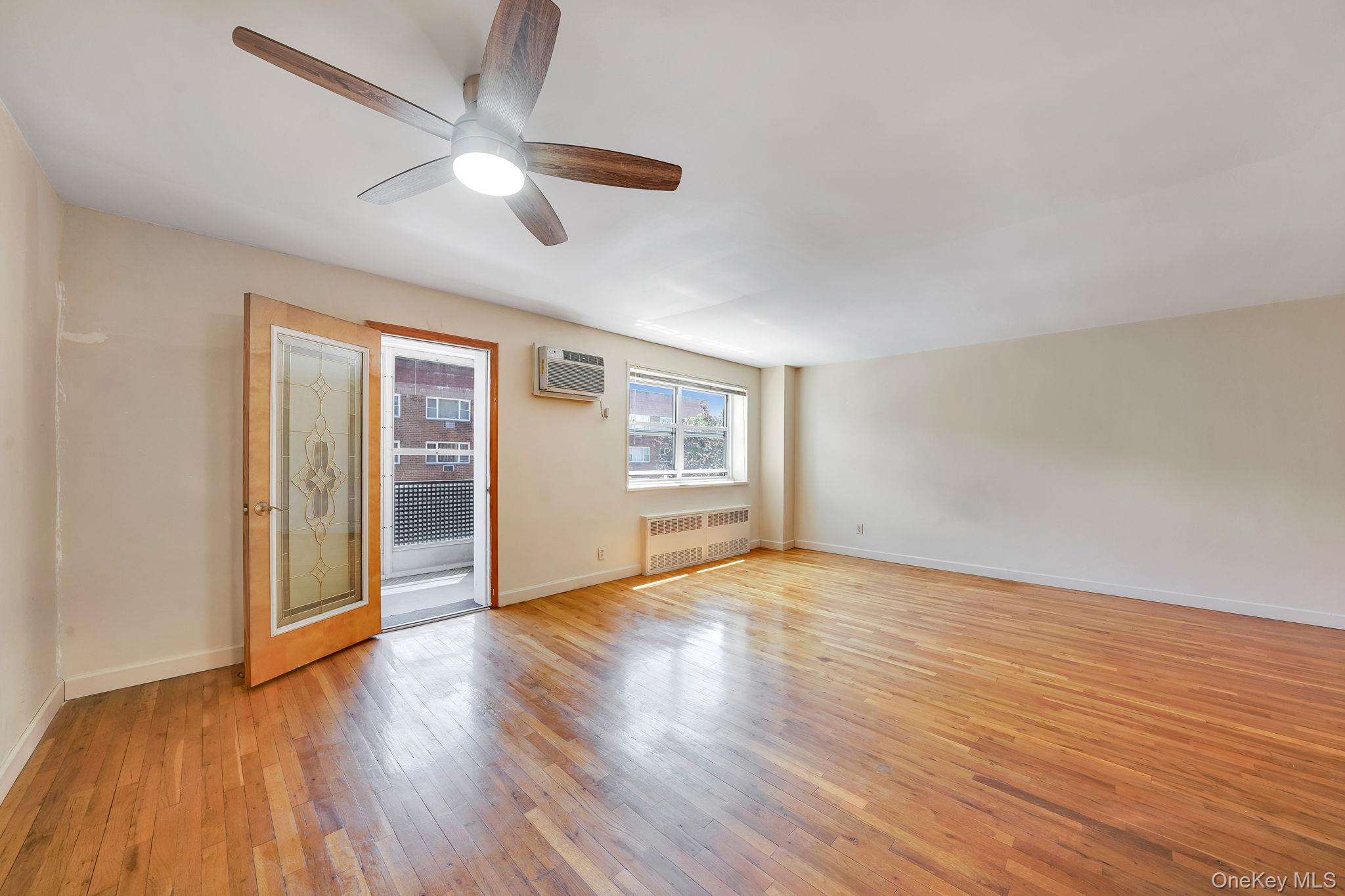 100 Lincoln Avenue # 28C, Mineola, NY 11501