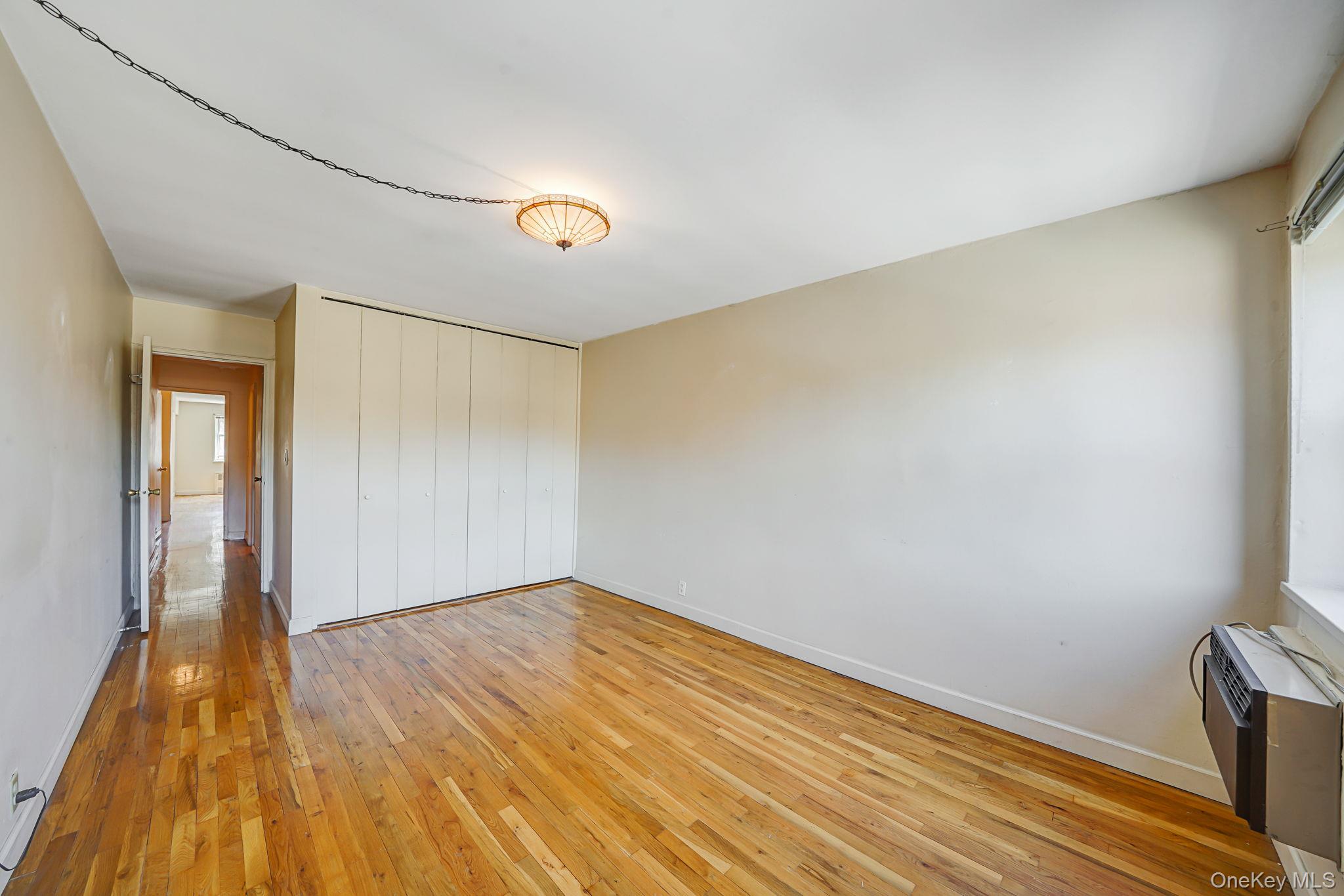 100 Lincoln Avenue # 28C, Mineola, NY 11501