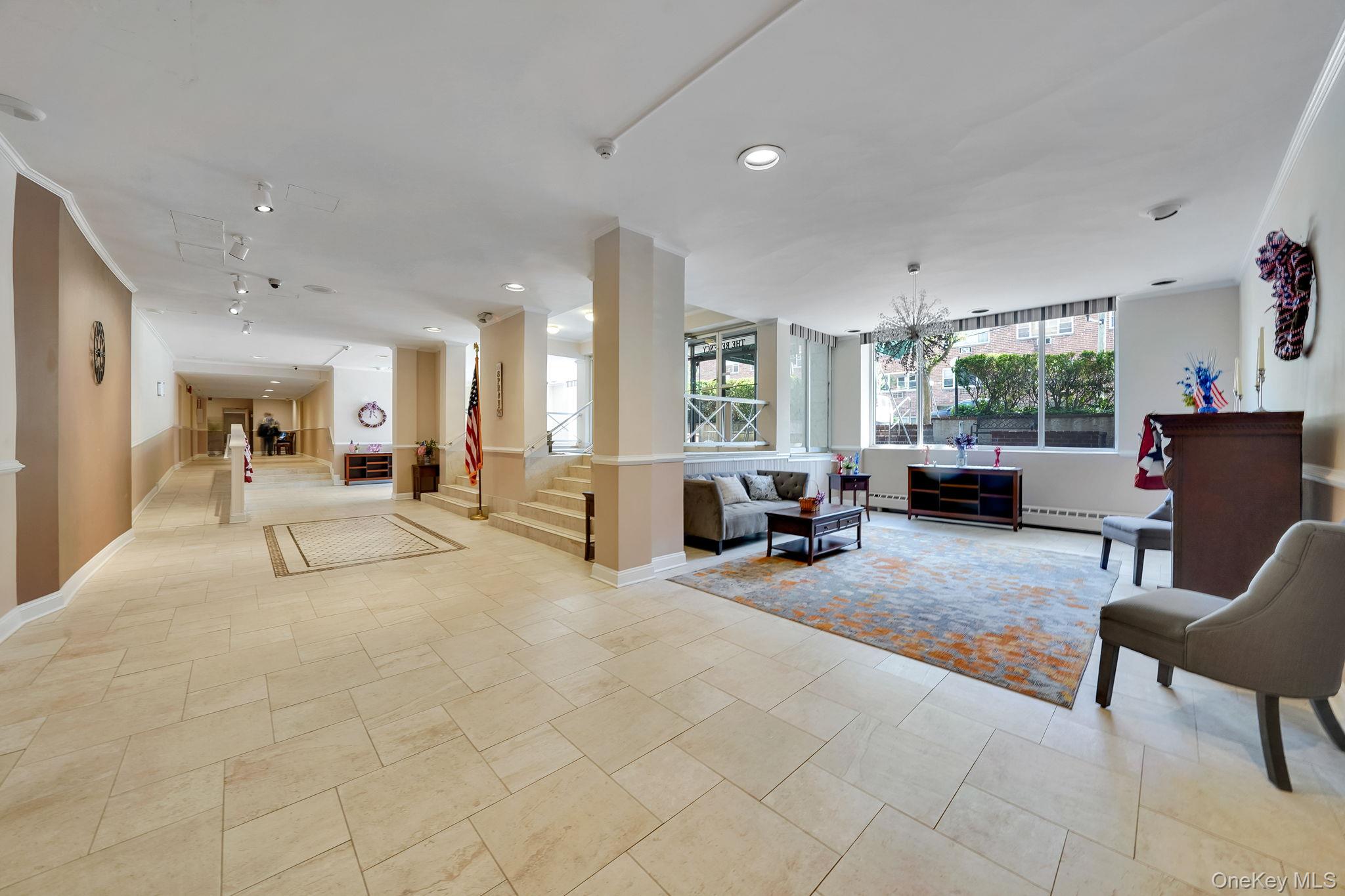 100 Lincoln Avenue # 28C, Mineola, NY 11501