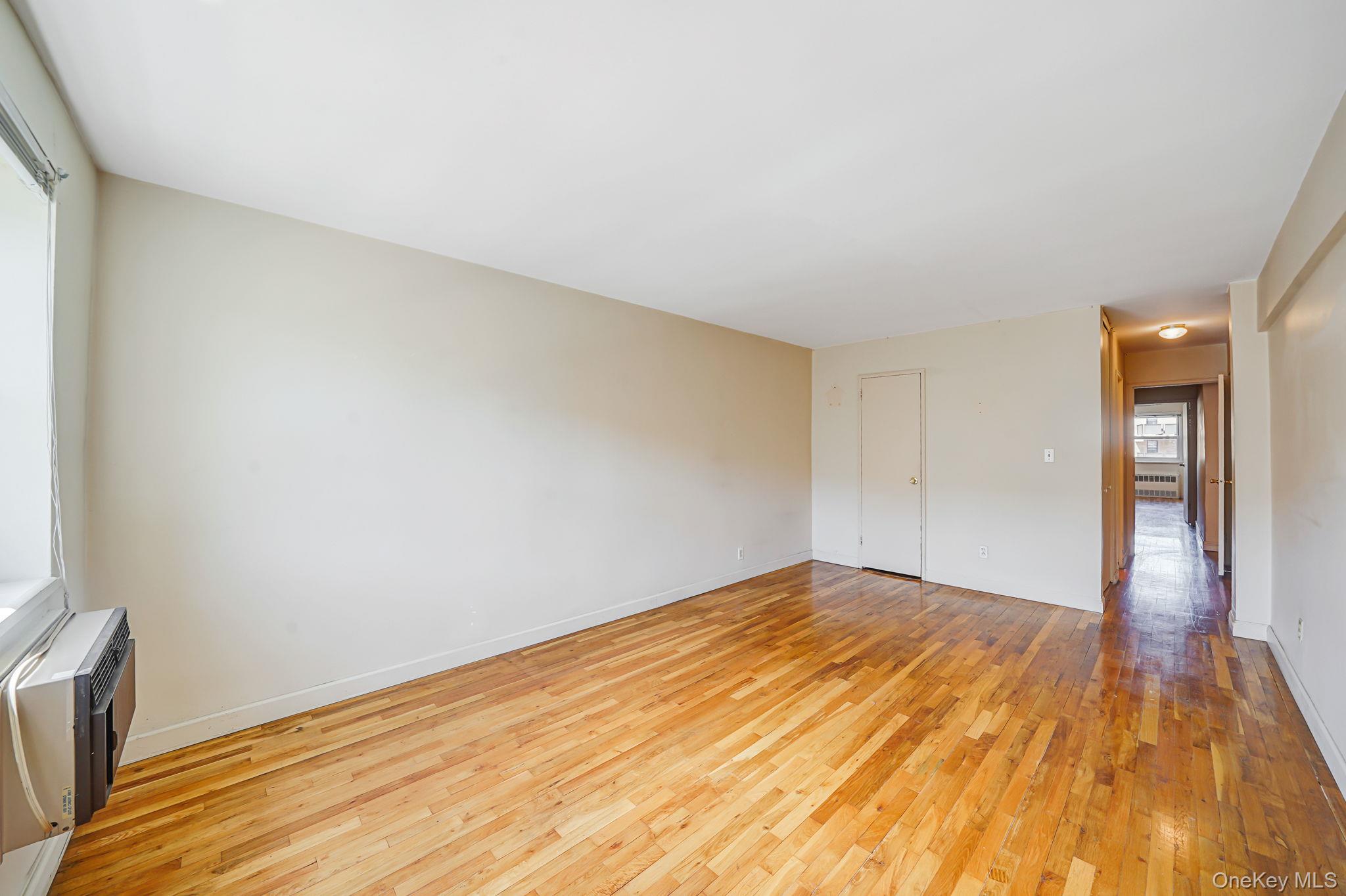 100 Lincoln Avenue # 28C, Mineola, NY 11501