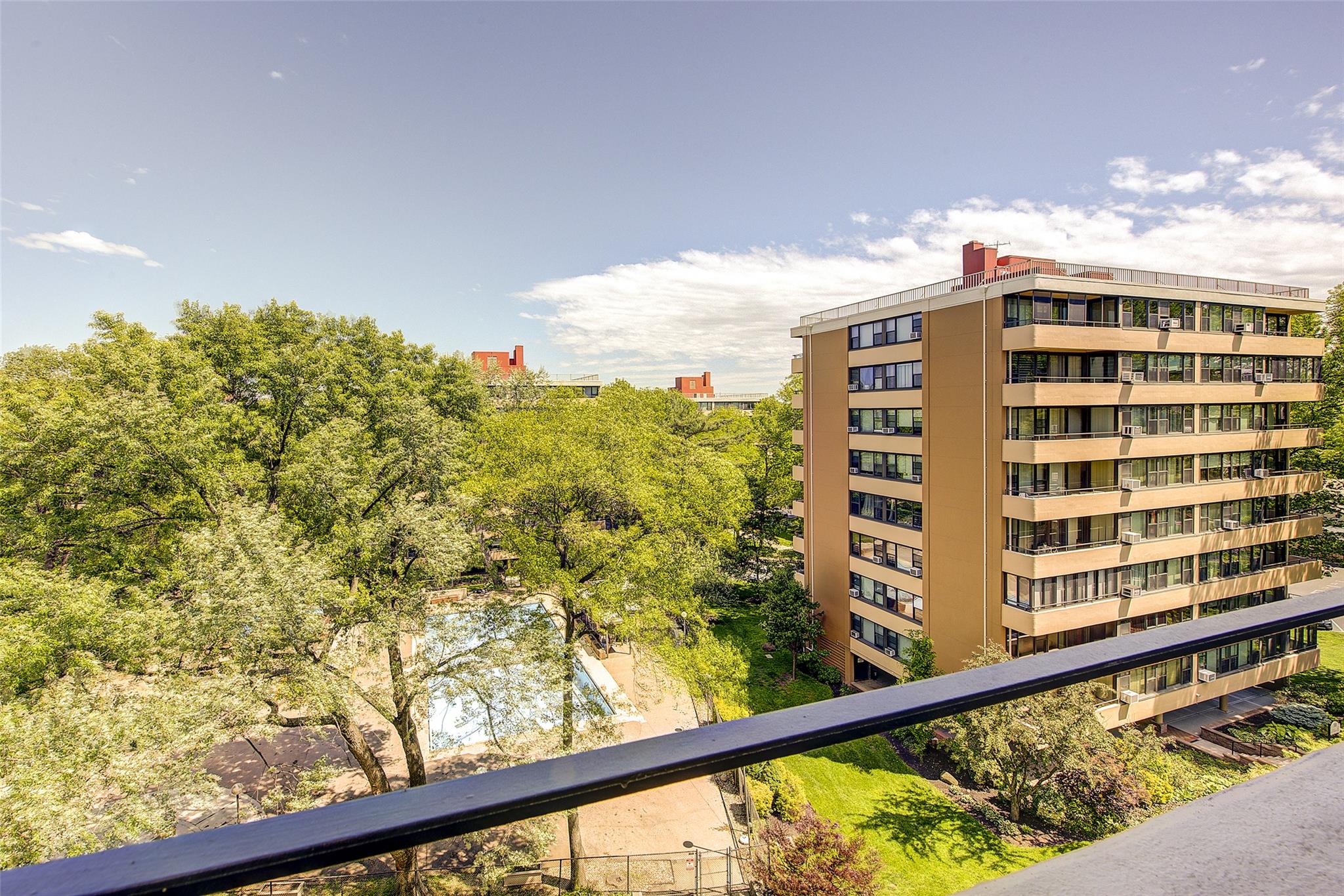 10-11 162nd Street # 7A, Beechhurst, NY 11357