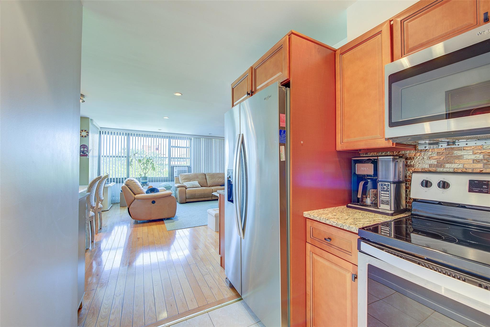 10-11 162nd Street # 7A, Beechhurst, NY 11357