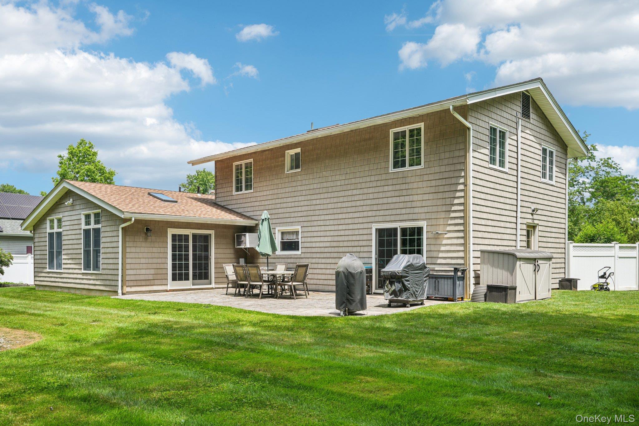 10 Brenda Lane, Bardonia, NY 10954