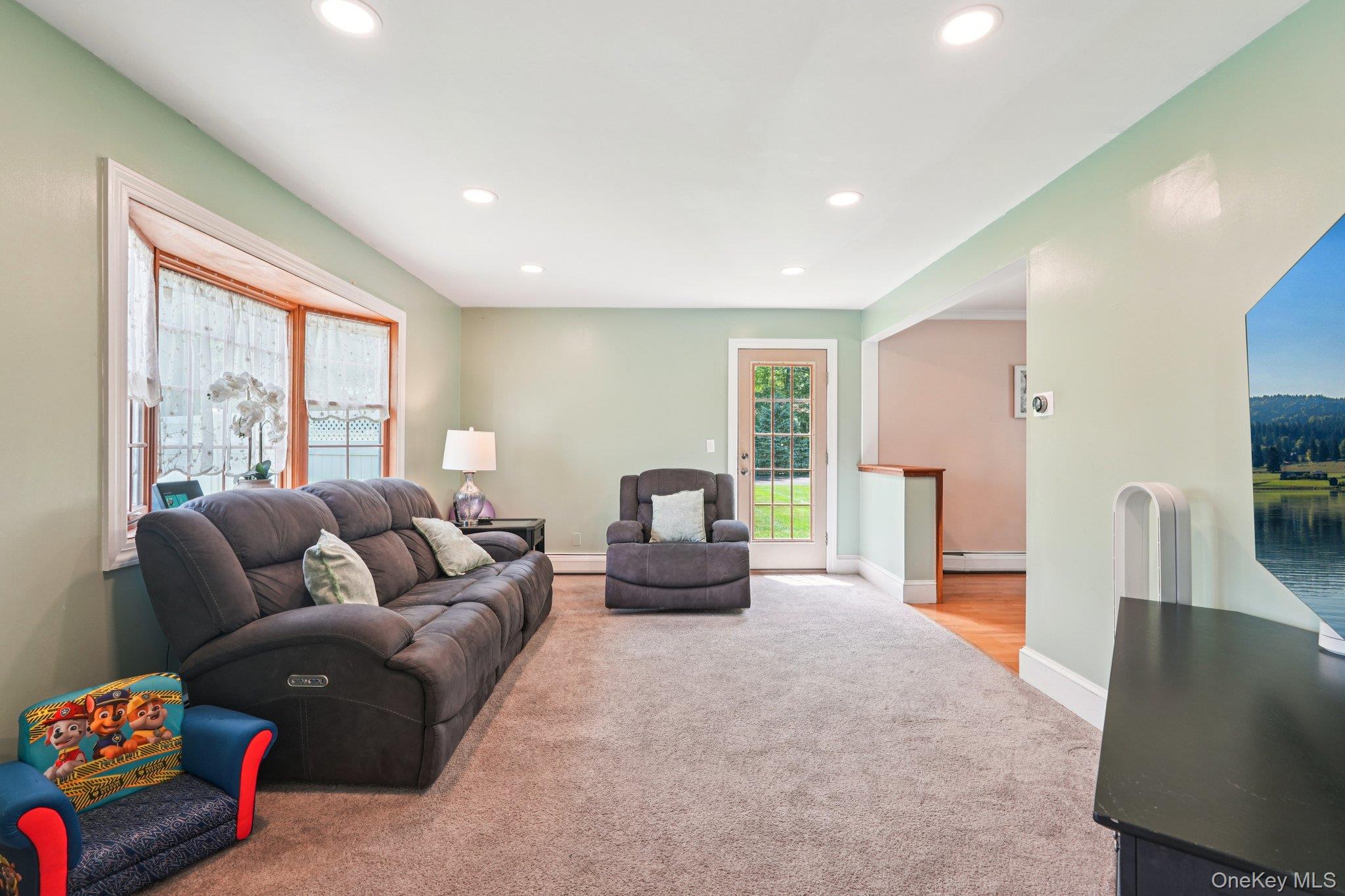 10 Brenda Lane, Bardonia, NY 10954